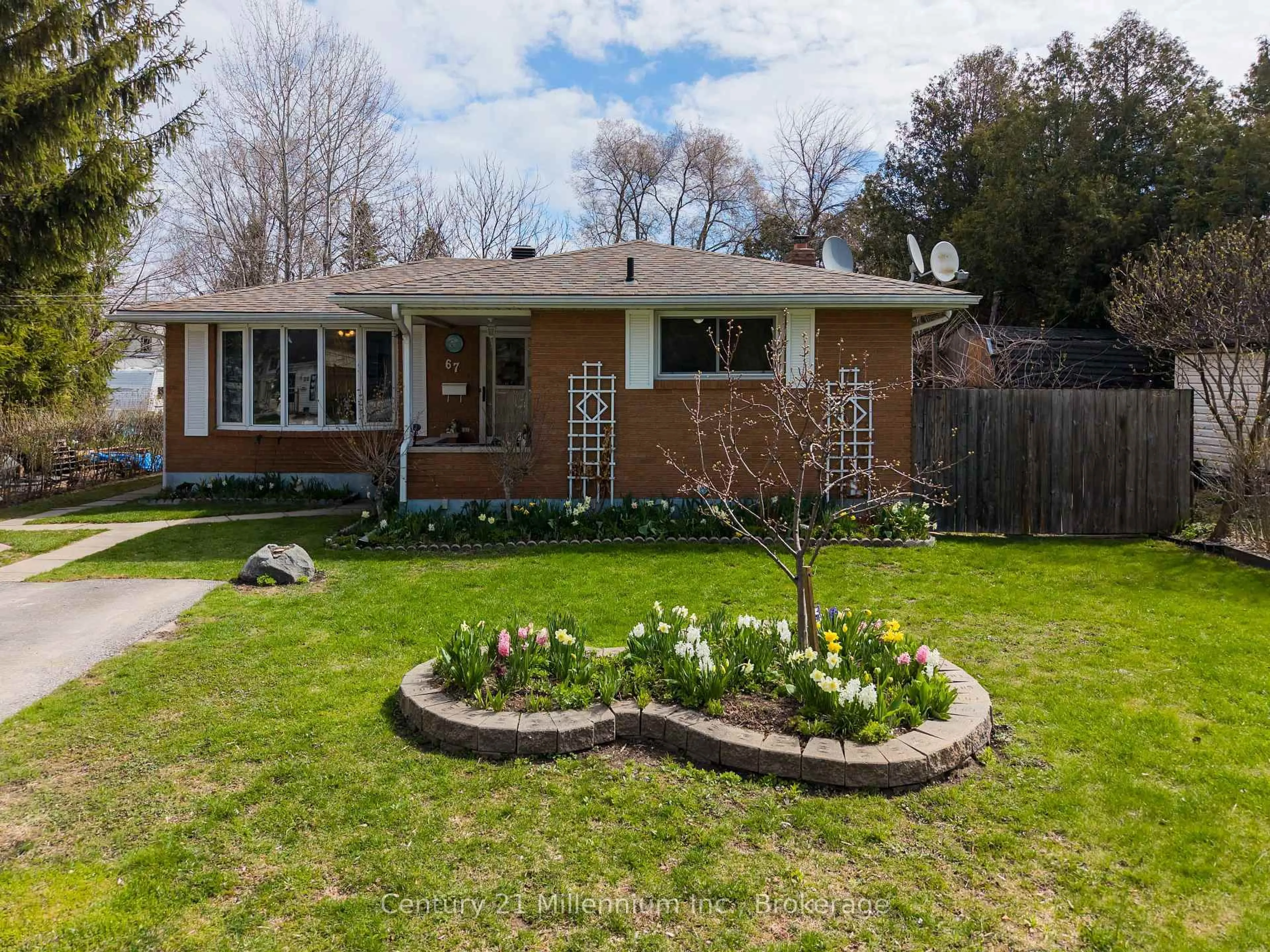 Home with brick exterior material, street for 67 East St, Collingwood Ontario L9Y 3W7