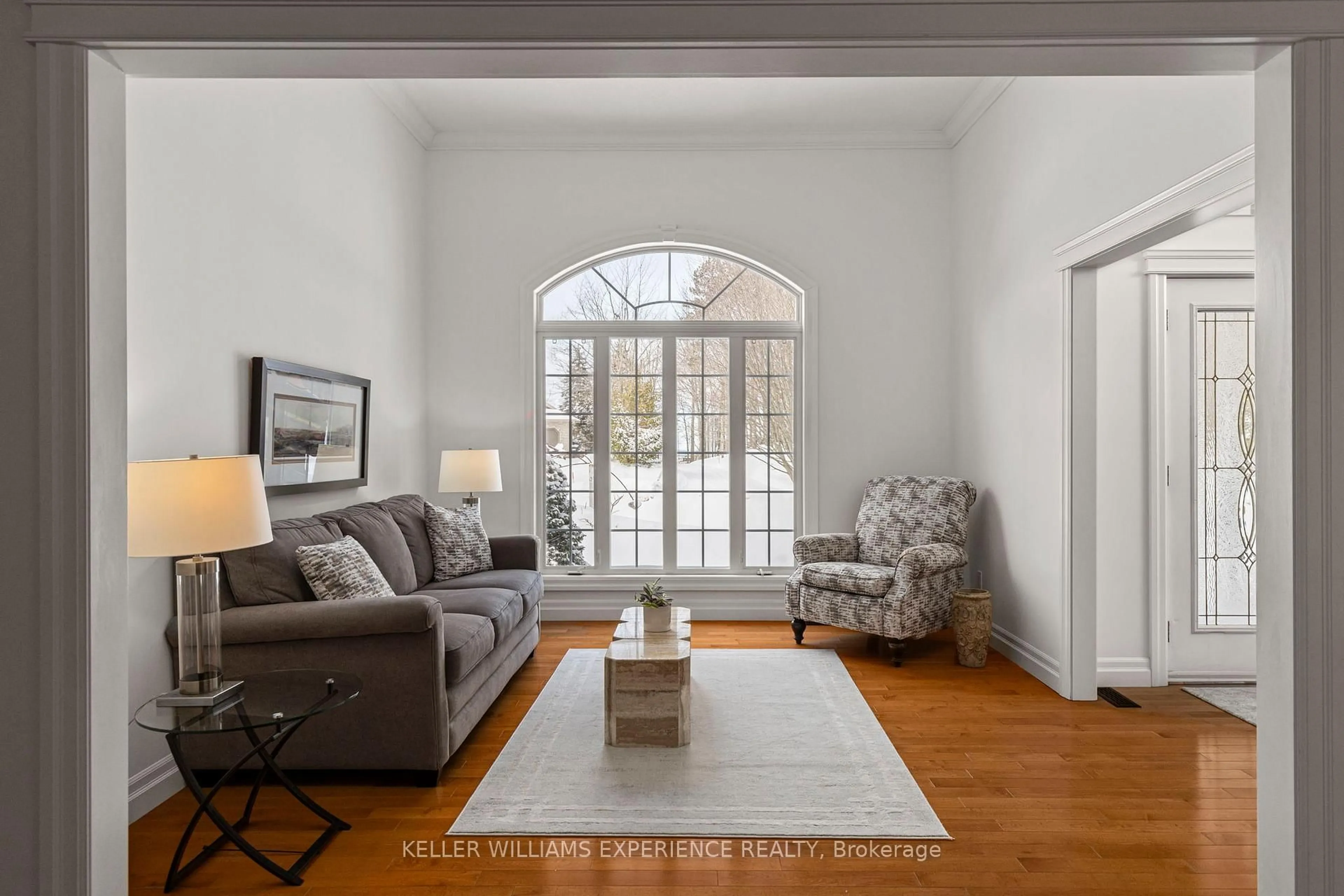 Living room with furniture, unknown for 7 Highland Dr, Oro-Medonte Ontario L0L 2L0