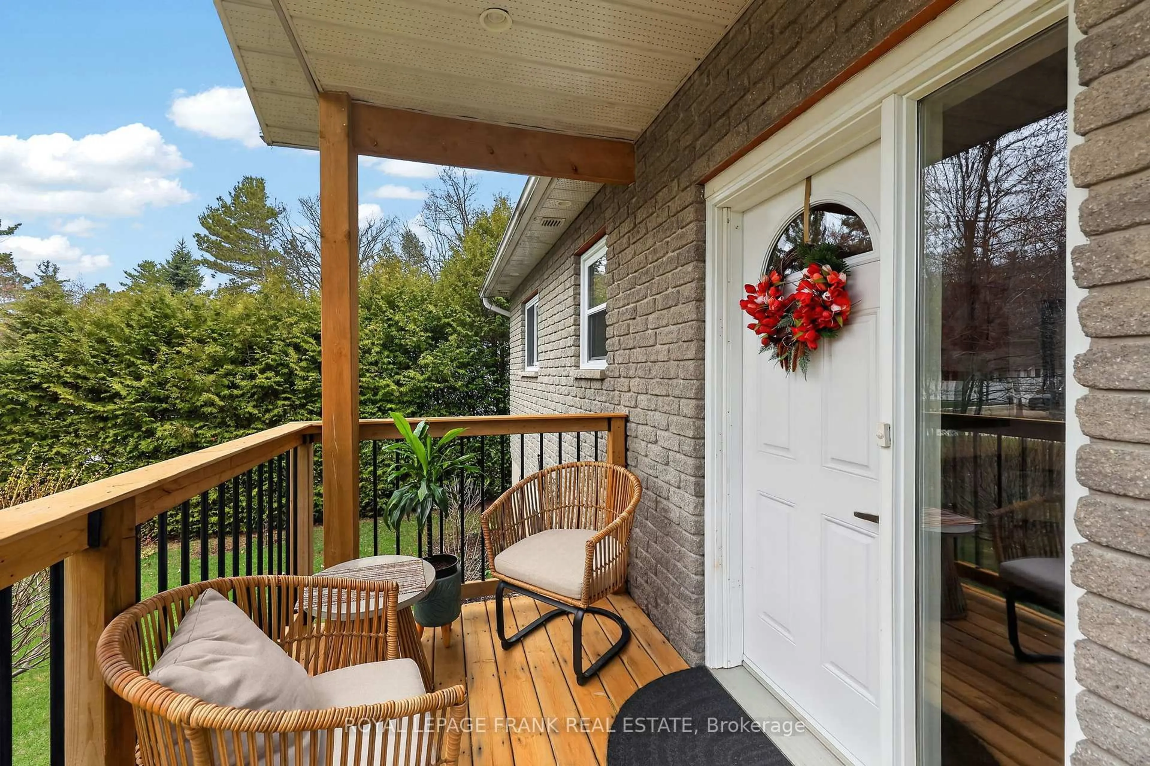 Patio, street for 19 Trout Lane, Tiny Ontario L9M 0J1