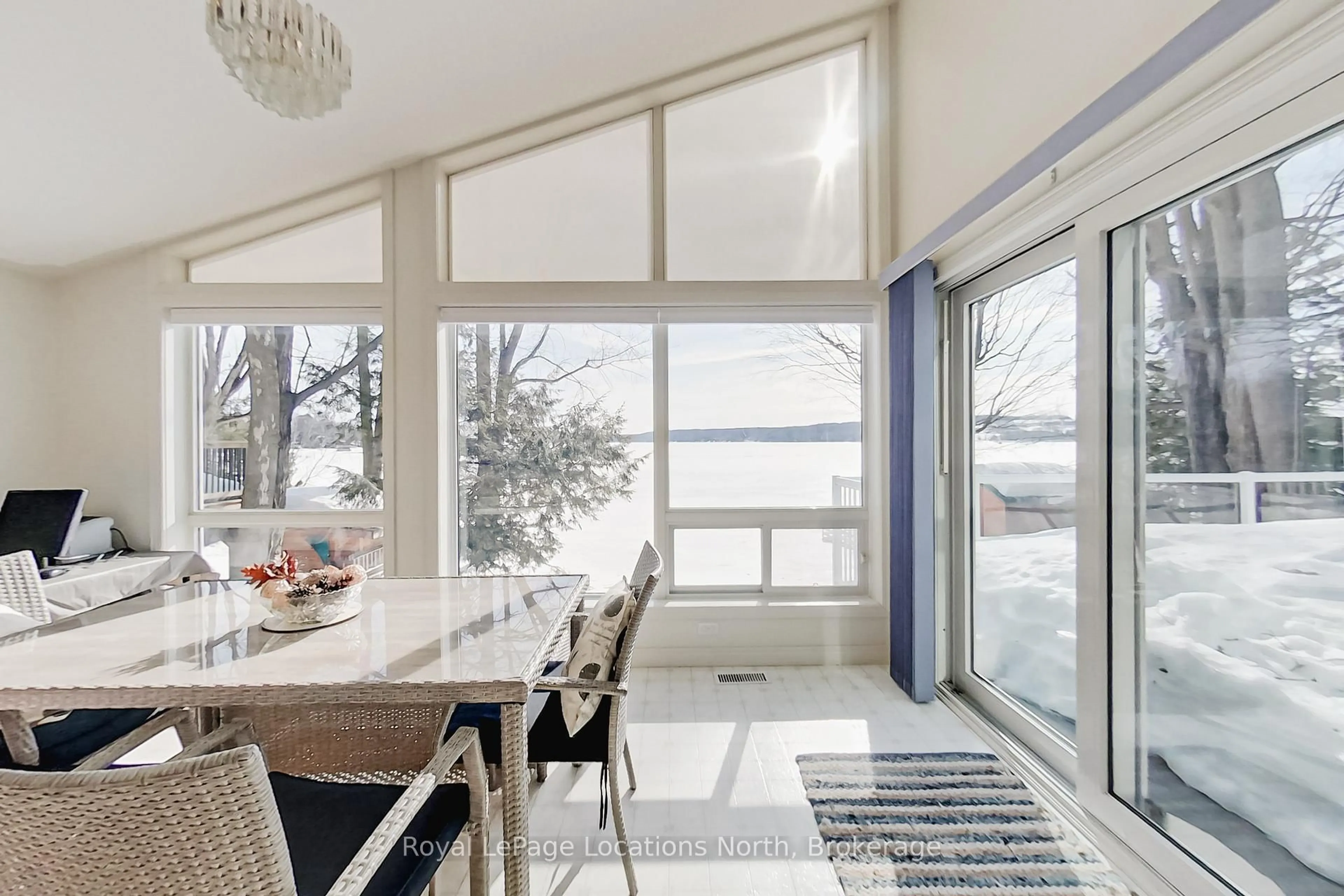 Dining room, ceramic/tile floor for 177 Peek-A-Boo Tr, Tiny Ontario L9M 1R2