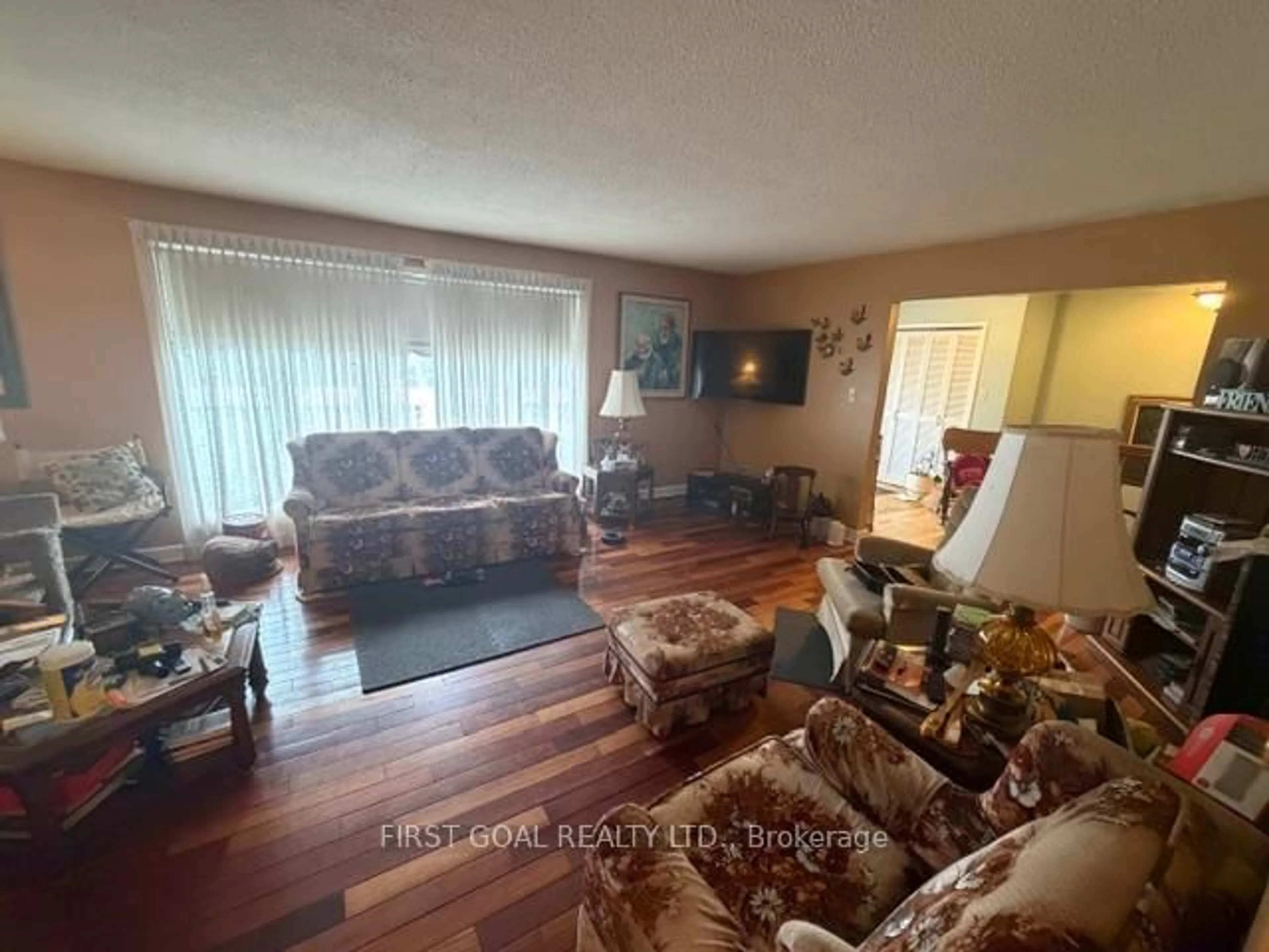 Living room with furniture, unknown for 2973 Matchedash St, Severn Ontario L0K 1E0