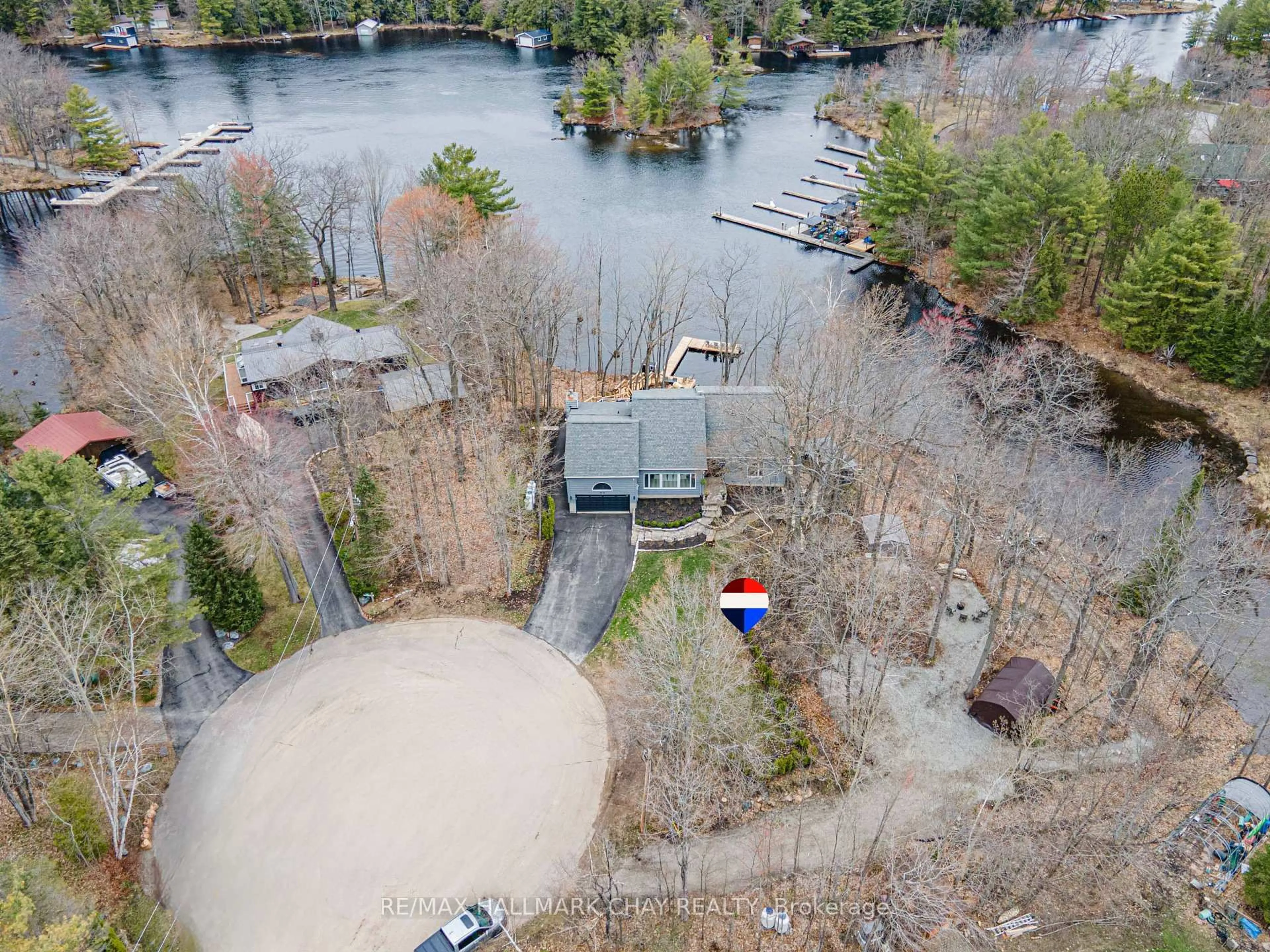 A pic from outside/outdoor area/front of a property/back of a property/a pic from drone, water/lake/river/ocean view for 3285 Rockcliffe Crt, Severn Ontario L0K 1S0
