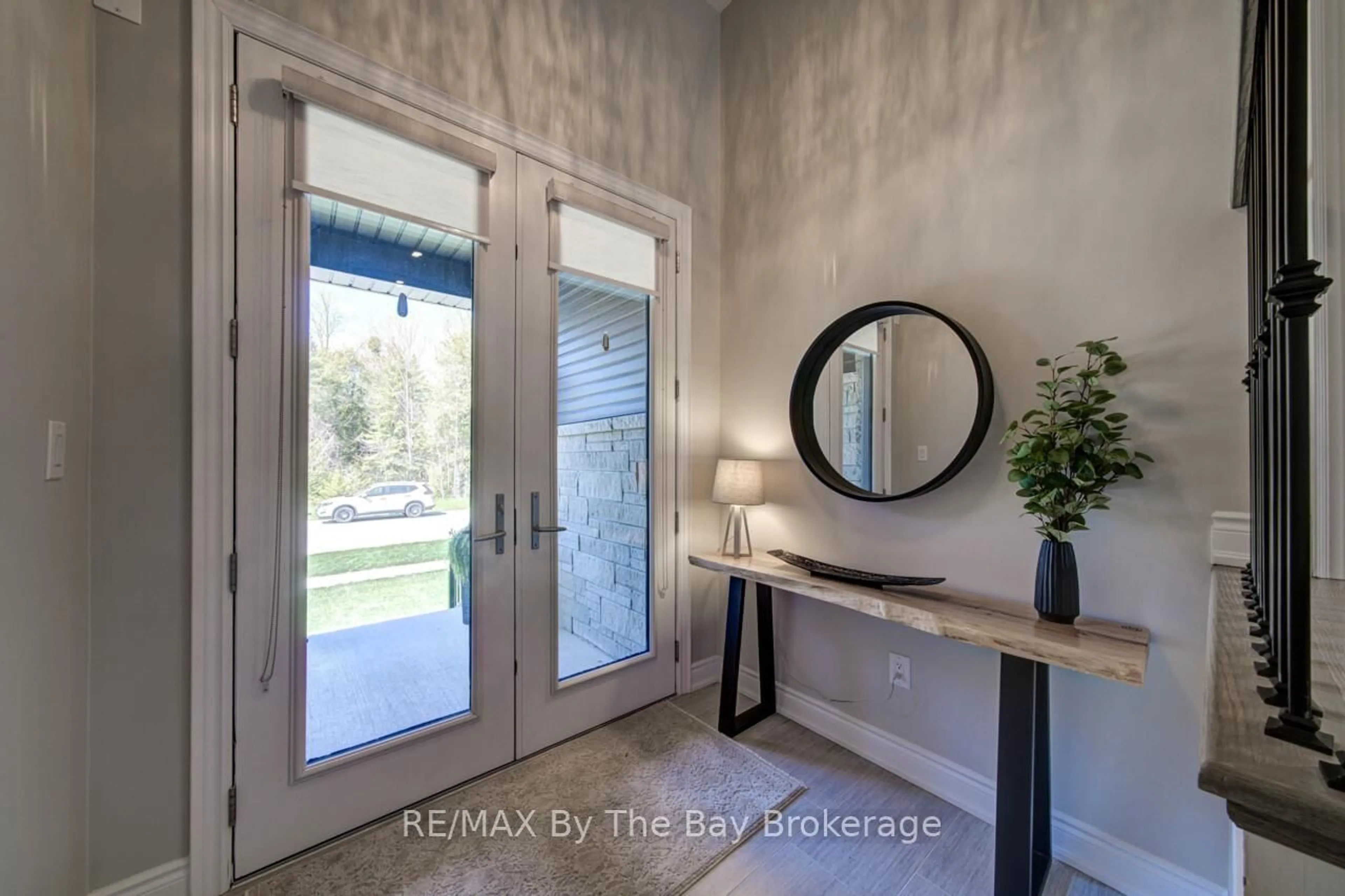 Indoor entryway for 194 Mapleside Dr, Wasaga Beach Ontario L9Z 0L4