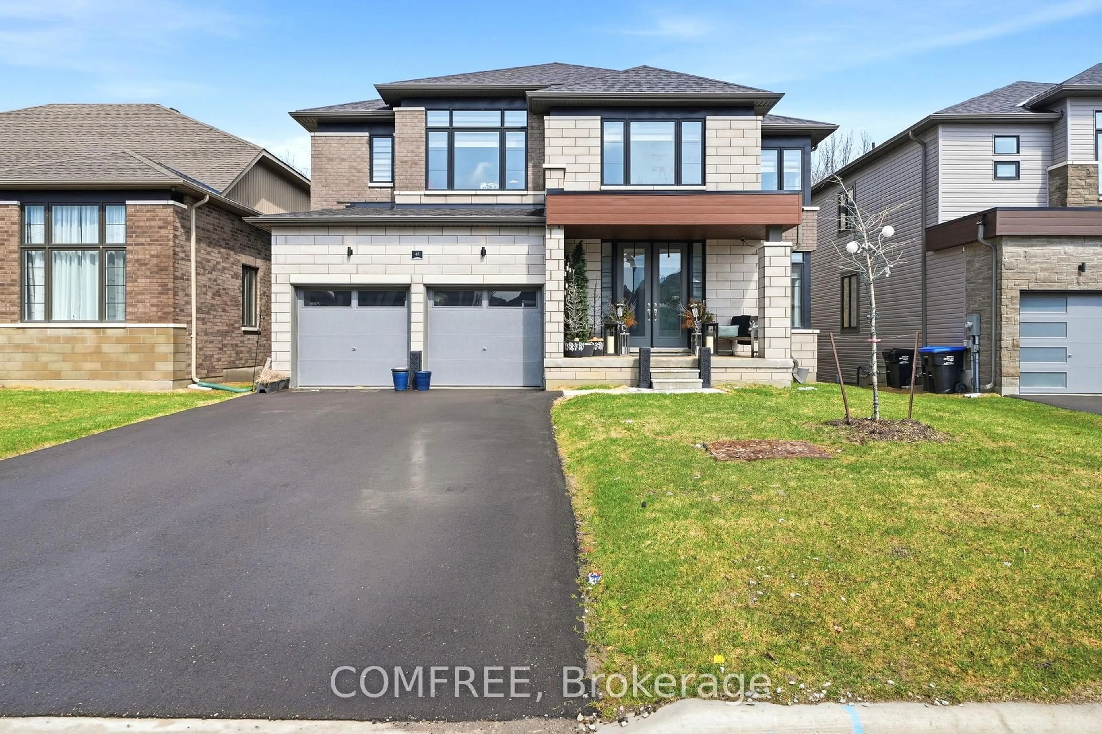 Home with brick exterior material, street for 45 Del Ray Cres, Wasaga Beach Ontario L9Z 0N8