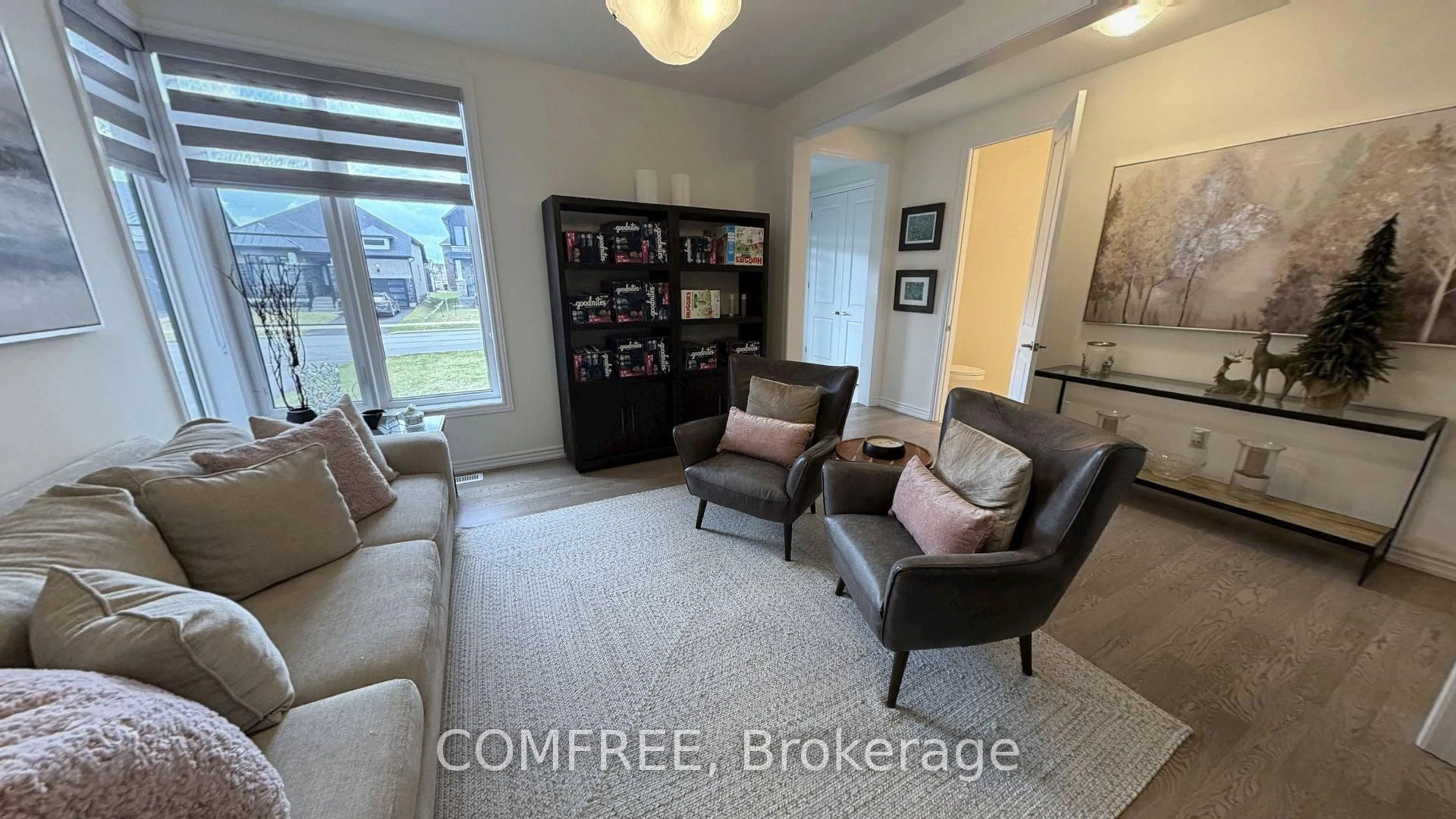 Living room with furniture, unknown for 45 Del Ray Cres, Wasaga Beach Ontario L9Z 0N8