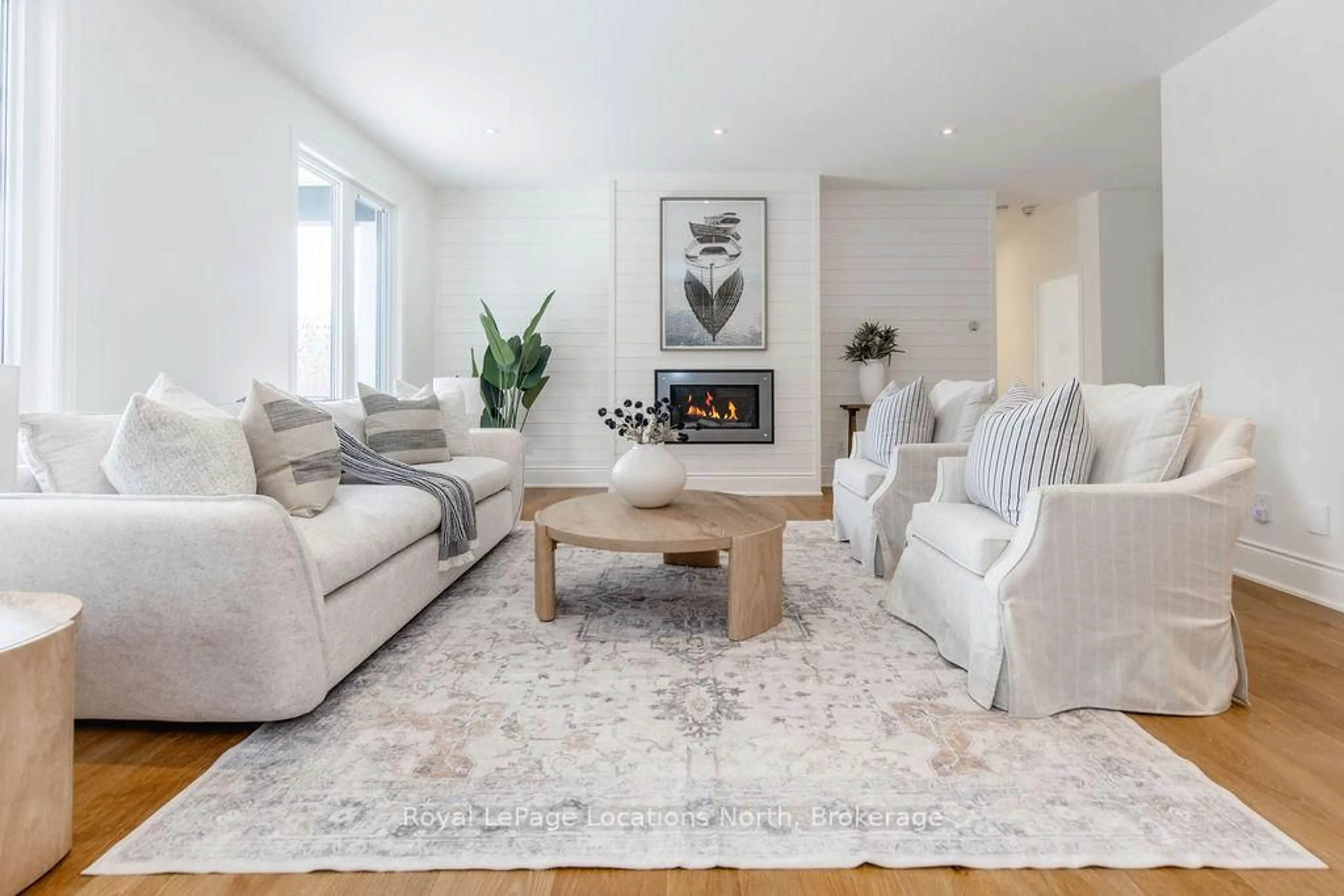 Living room with furniture, unknown for 2237 Shore Lane, Wasaga Beach Ontario L9Y 2X7