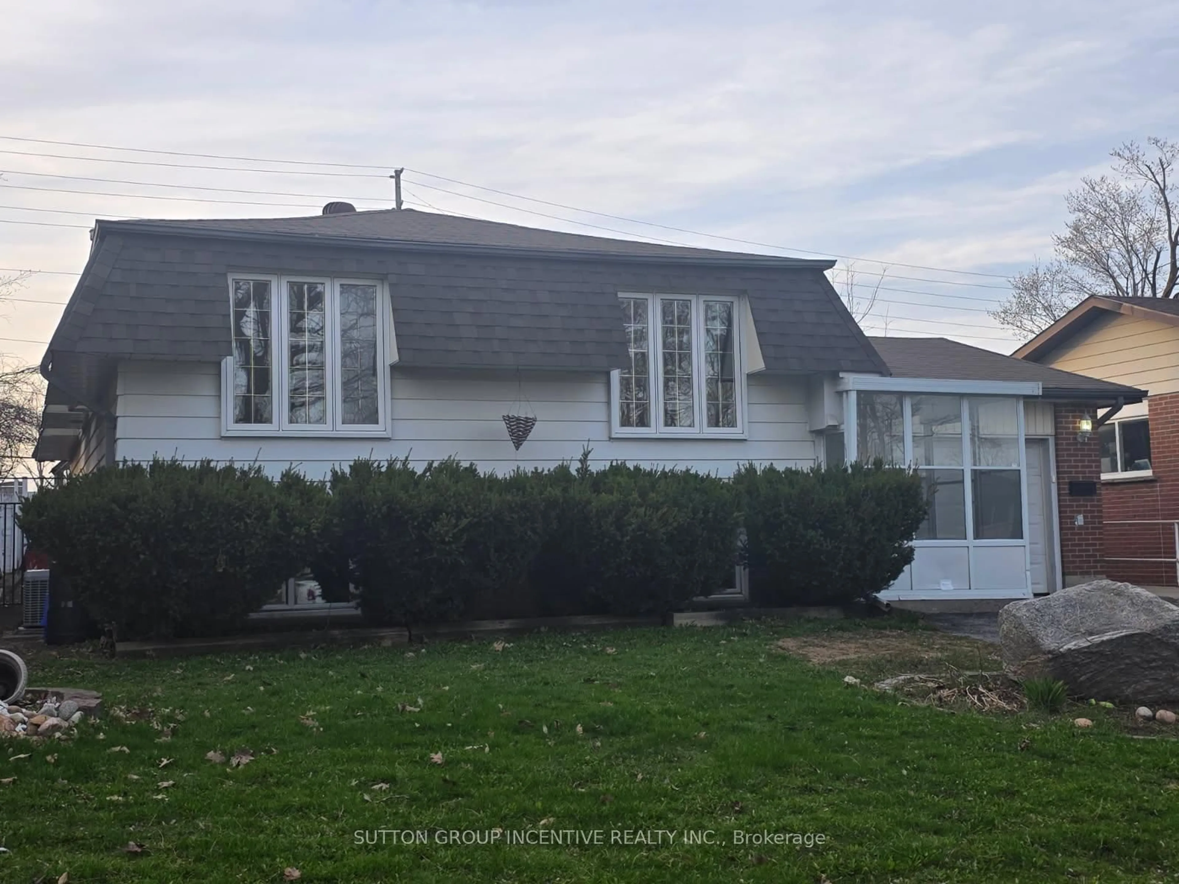 Home with vinyl exterior material, unknown for 50 Farmingdale Cres, Barrie Ontario L4M 5E5
