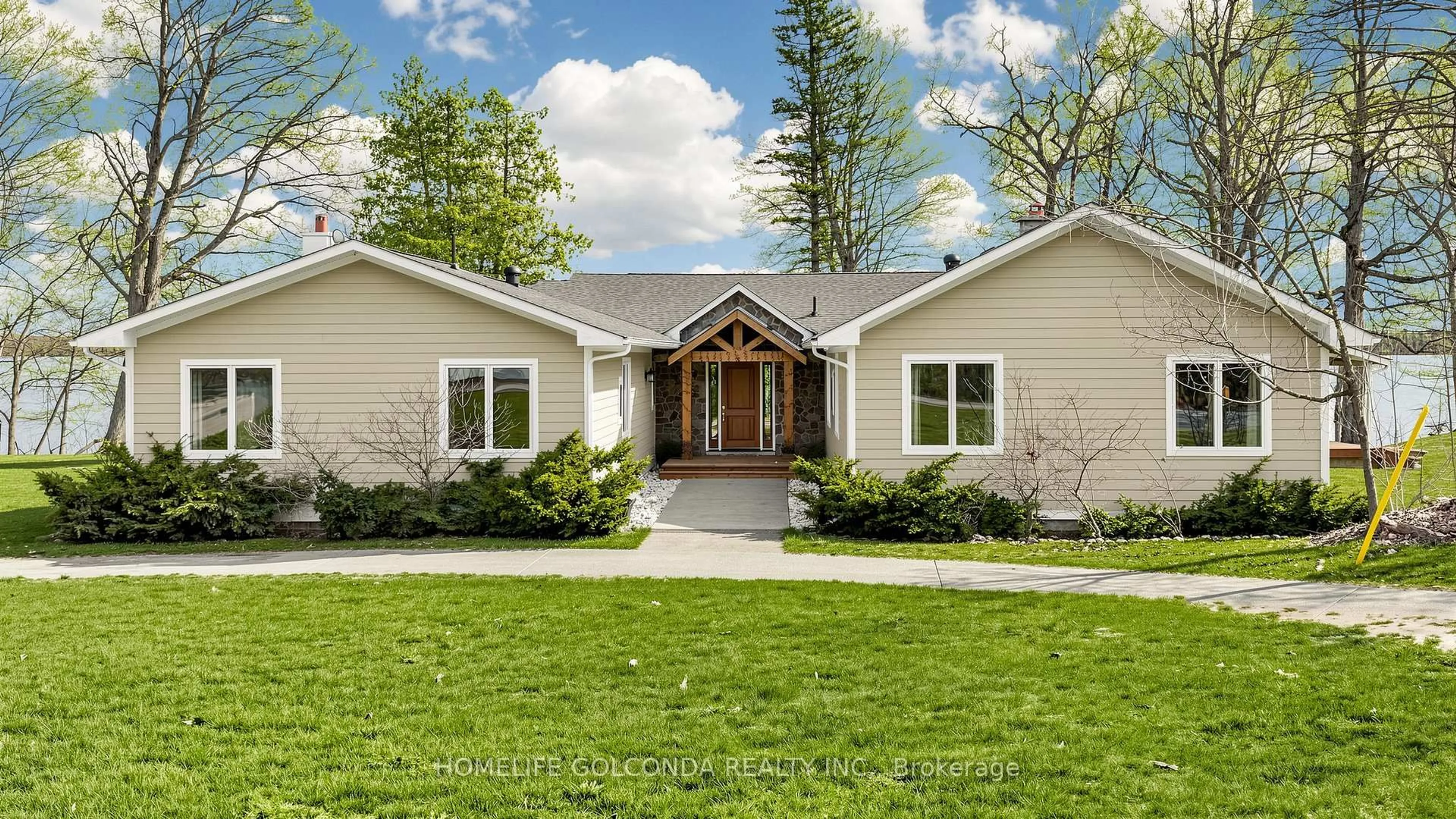 Home with vinyl exterior material, street for 1811 Ridge Rd, Oro-Medonte Ontario L9S 3T7
