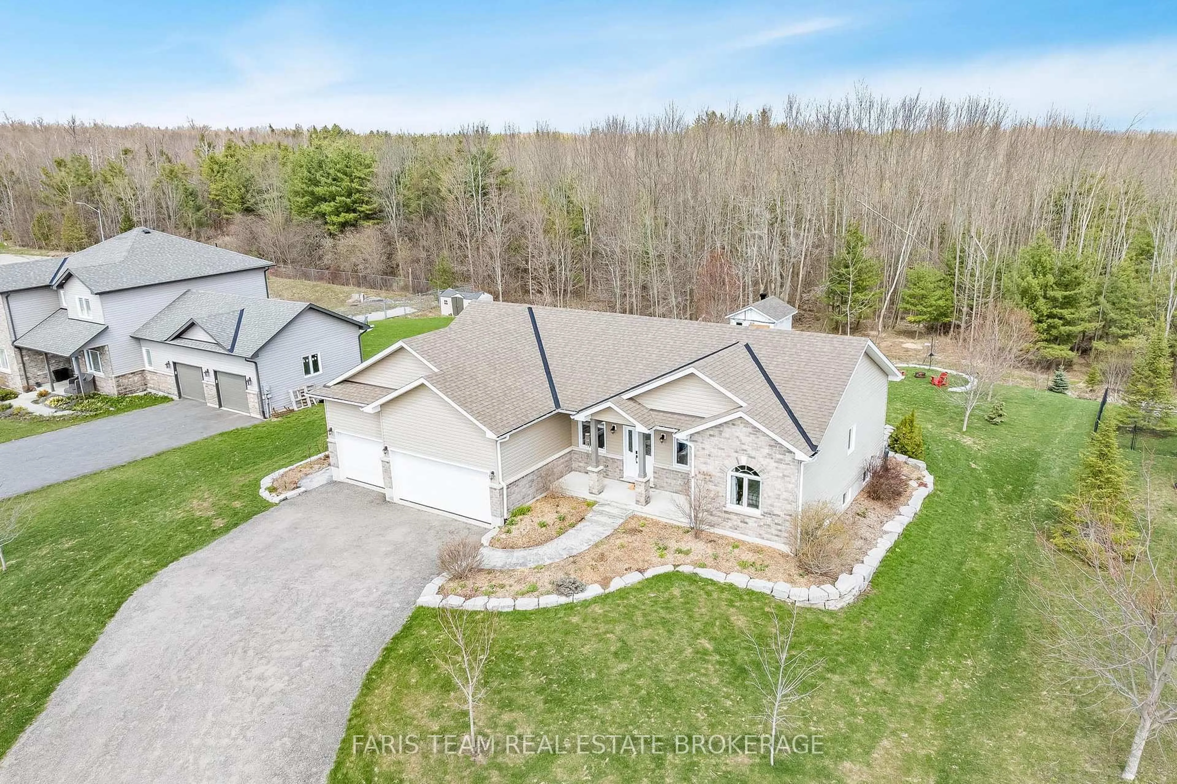 A pic from outside/outdoor area/front of a property/back of a property/a pic from drone, water/lake/river/ocean view for 53 Boyd Cres, Oro-Medonte Ontario L0K 1N0
