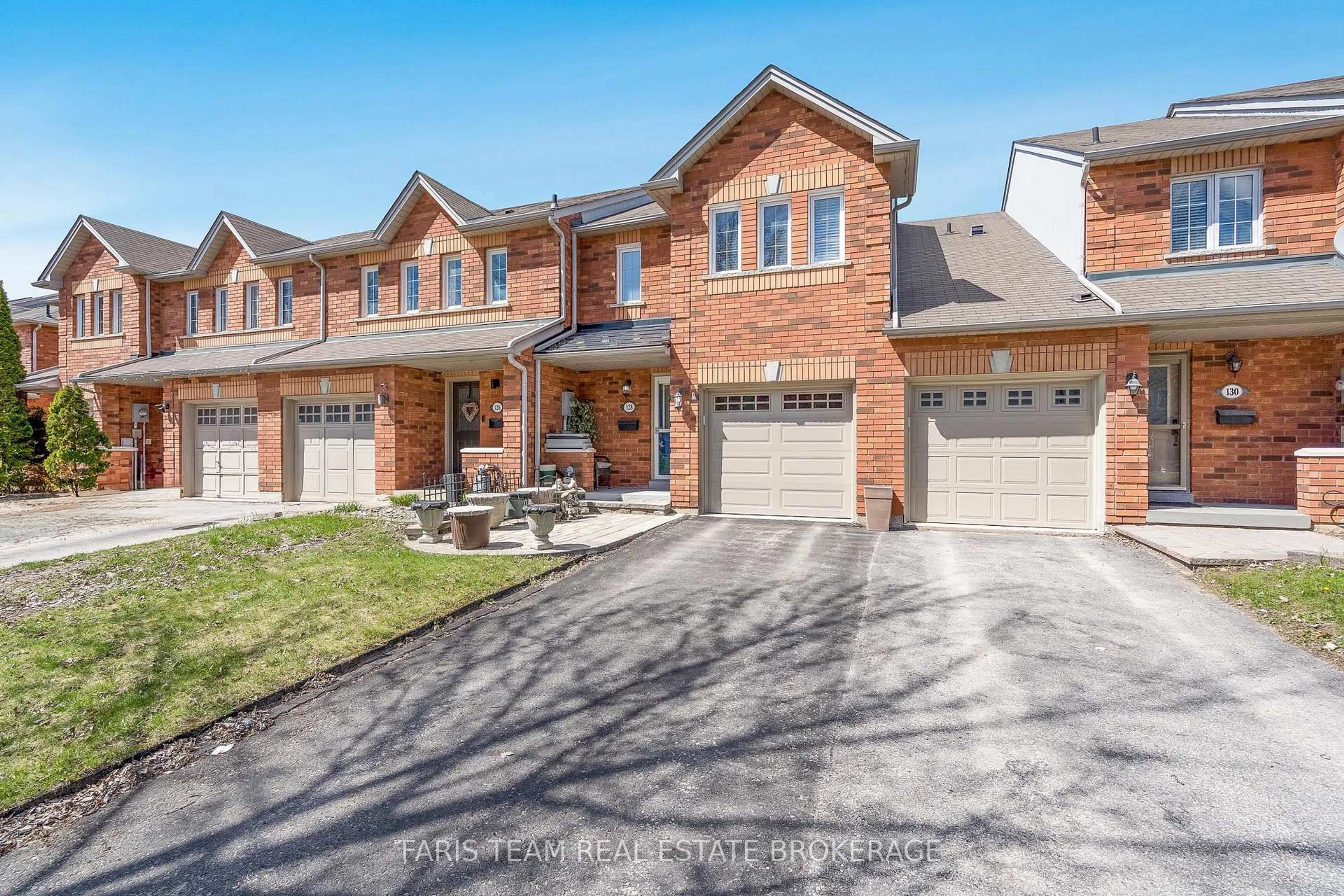 Home with brick exterior material, street for 128 Holgate St, Barrie Ontario L4N 2T9