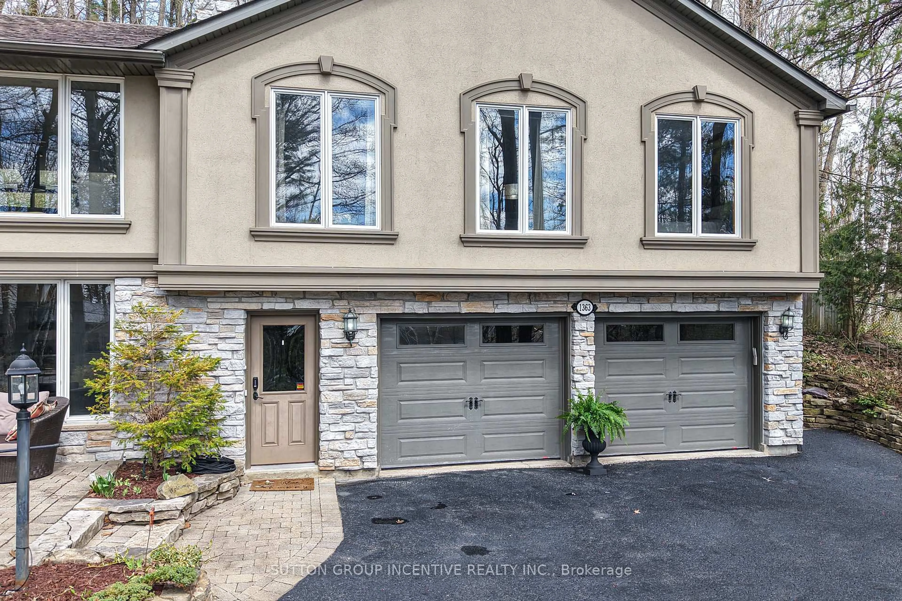 Home with brick exterior material, street for 1363 St. Vincent St, Springwater Ontario L9X 0P7