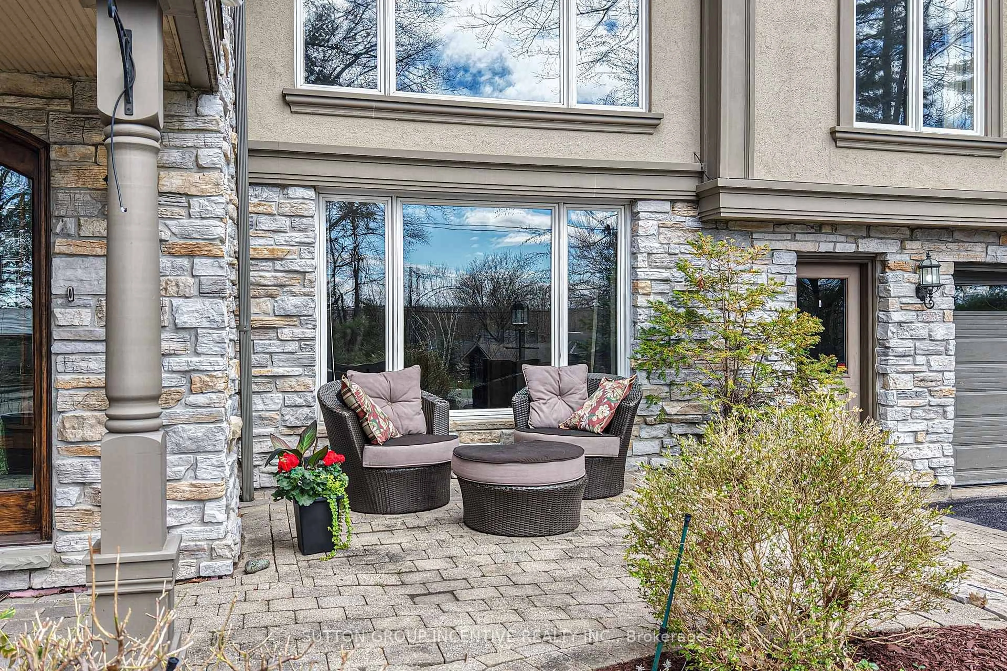 Patio, unknown for 1363 St. Vincent St, Springwater Ontario L9X 0P7