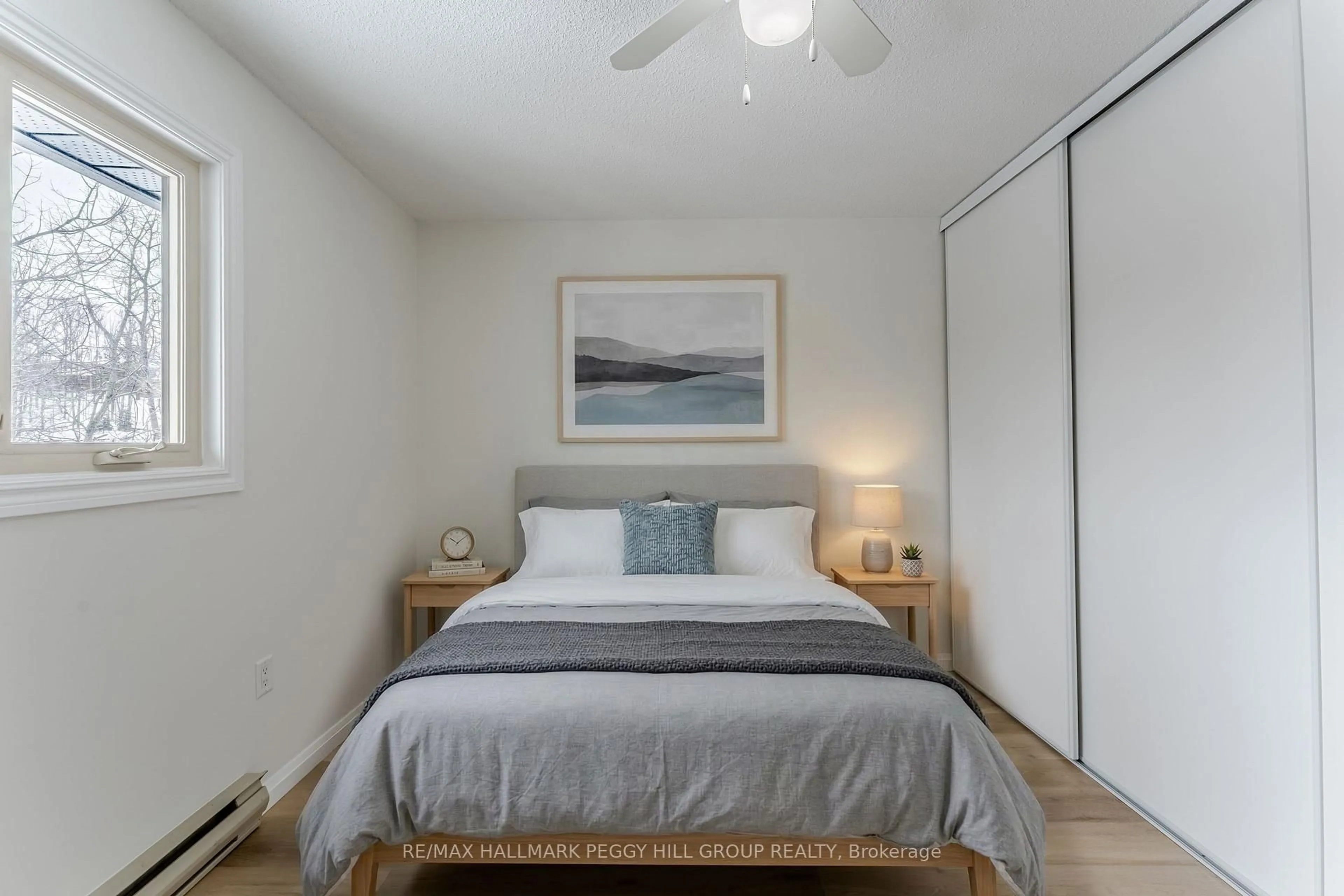 Bedroom with bed, unknown for 21 Evergreen Crt #7, Barrie Ontario L4N 6W8
