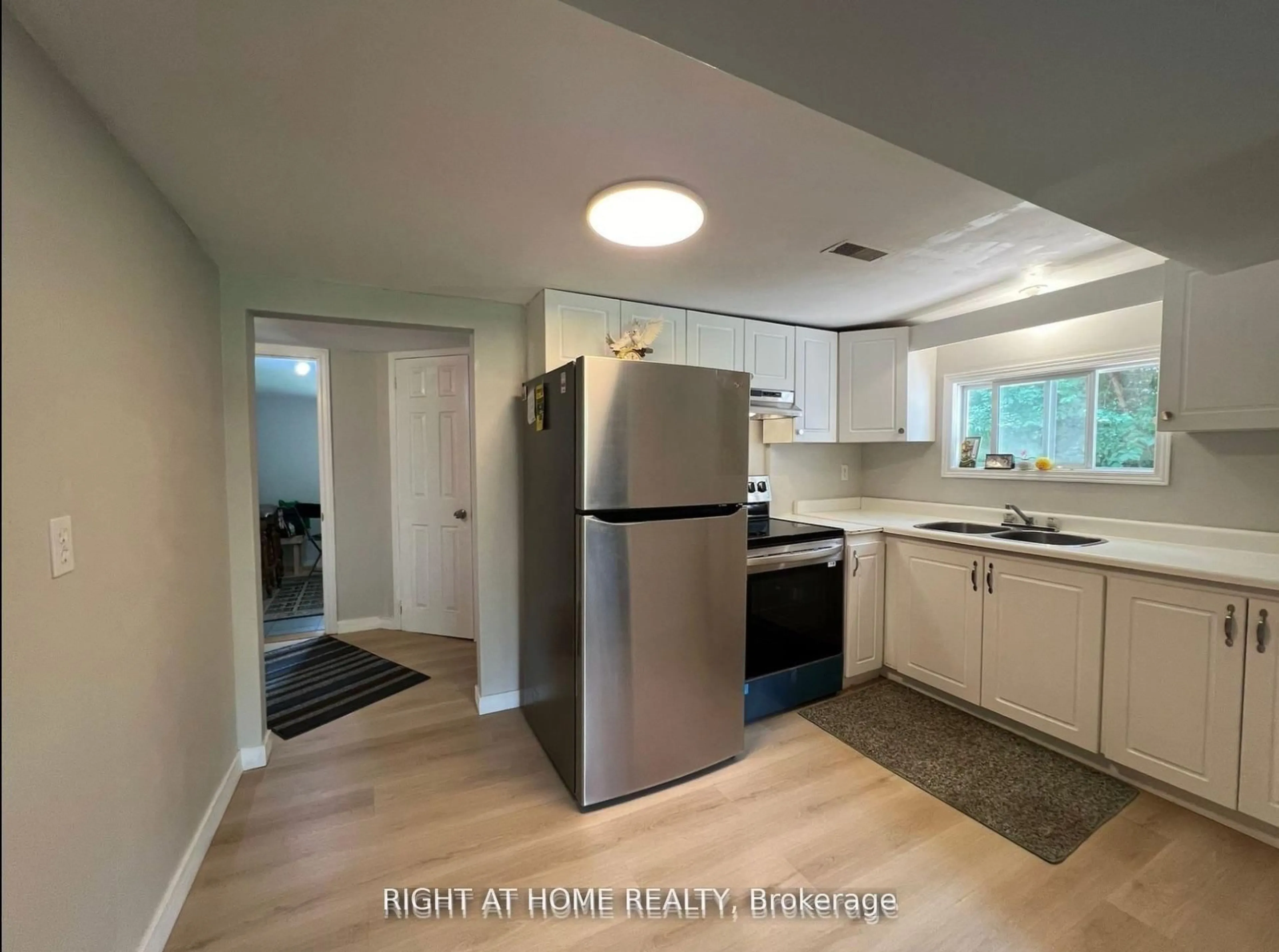 Open concept kitchen, unknown for 34 Broadview St, Collingwood Ontario L9Y 0X2