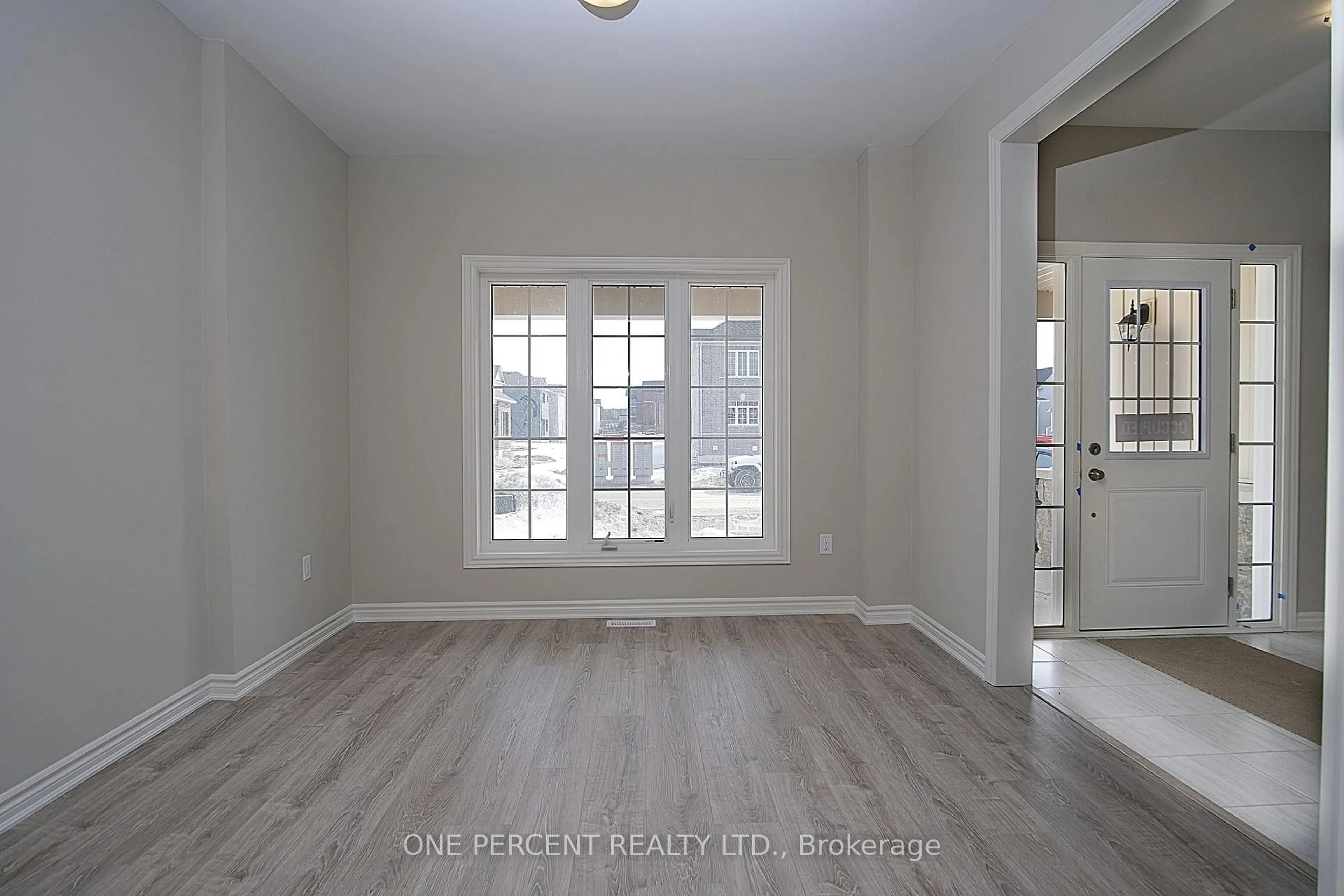 Indoor entryway for 262 Springfield Cres, Clearview Ontario L0M 1S0