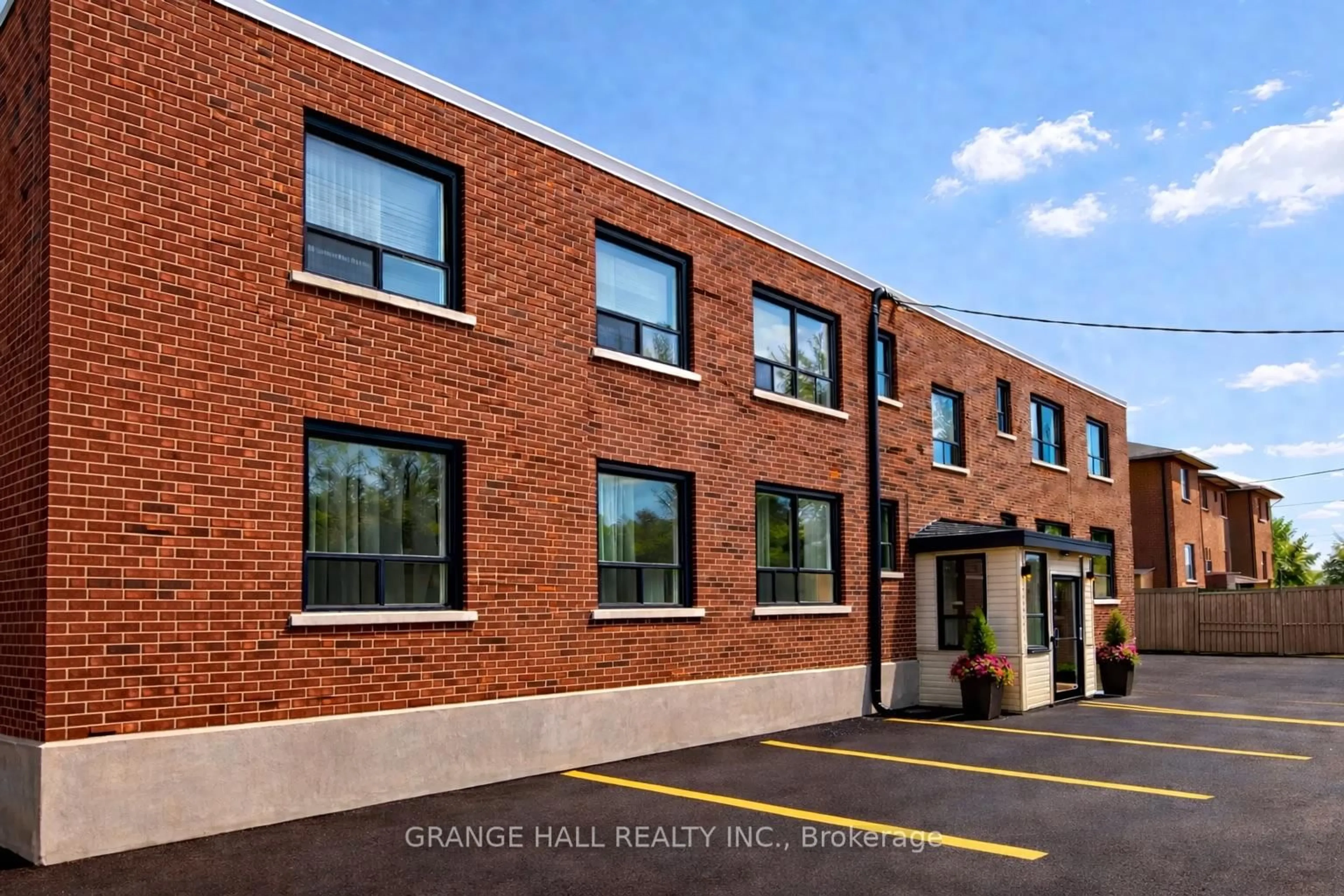 Home with brick exterior material, building for 263 Canice St, Orillia Ontario L3V 4J4