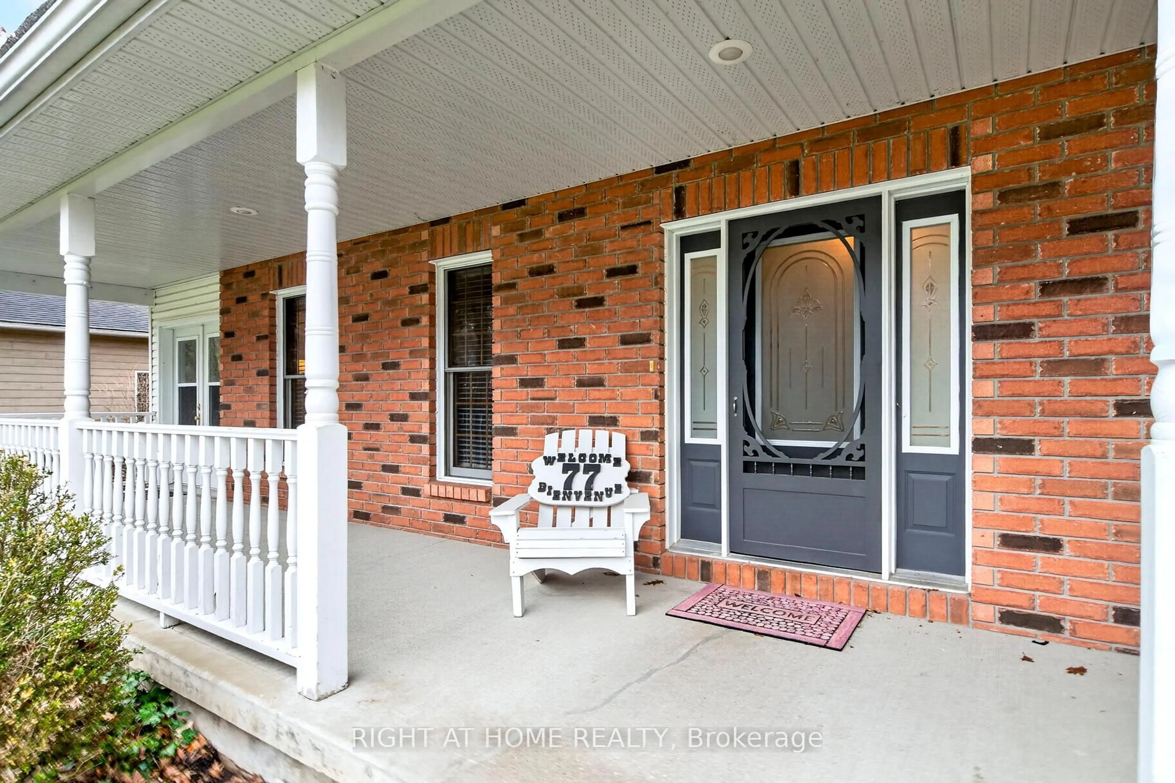 Unknown for 77 Cambridge St, Penetanguishene Ontario L9M 1G7