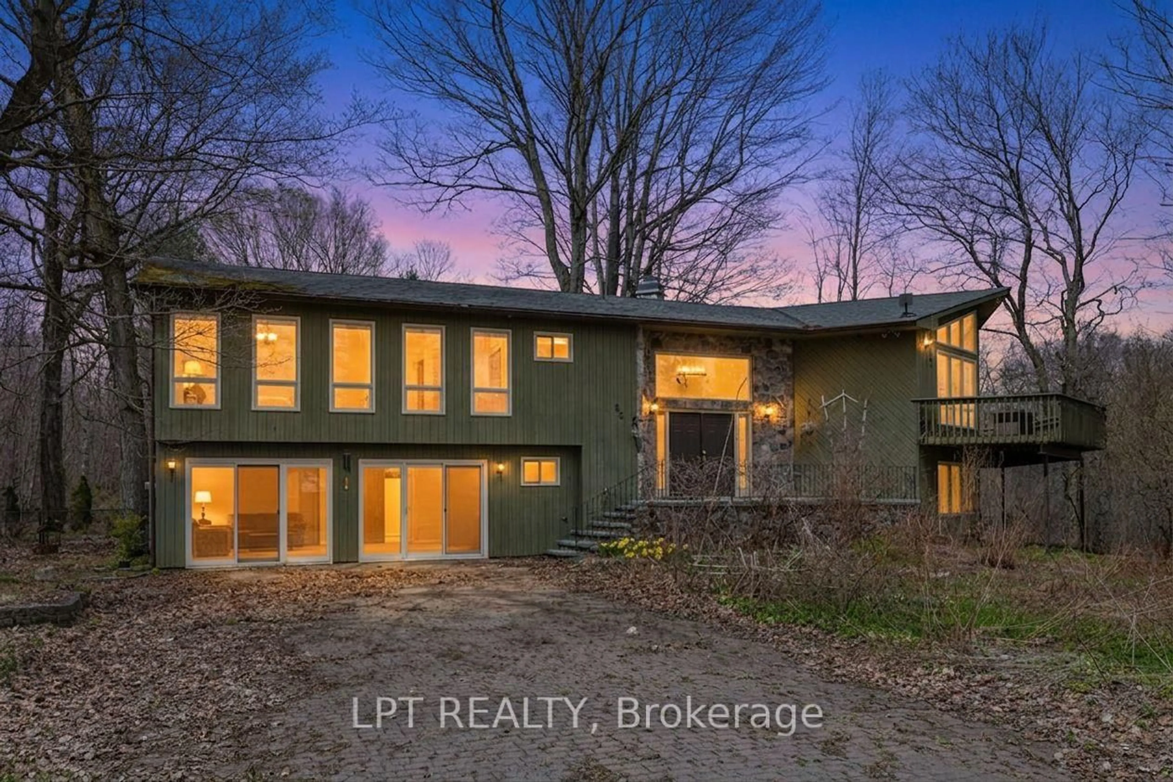 A pic from outside/outdoor area/front of a property/back of a property/a pic from drone, unknown for 50 Concession Rd 2, Tiny Ontario L0L 2T0