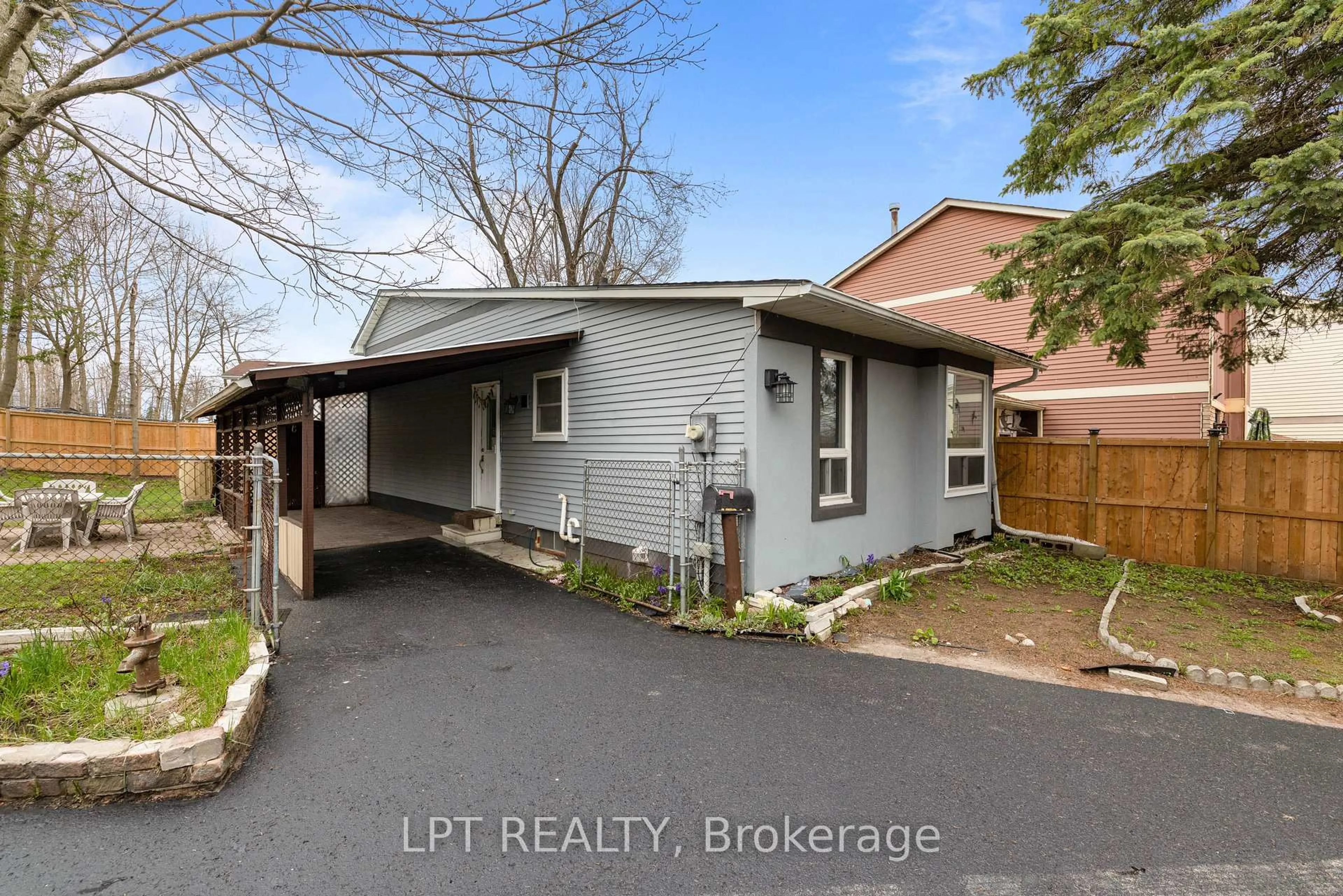 Unknown for 55H Chaucer Cres, Barrie Ontario L4N 4T8