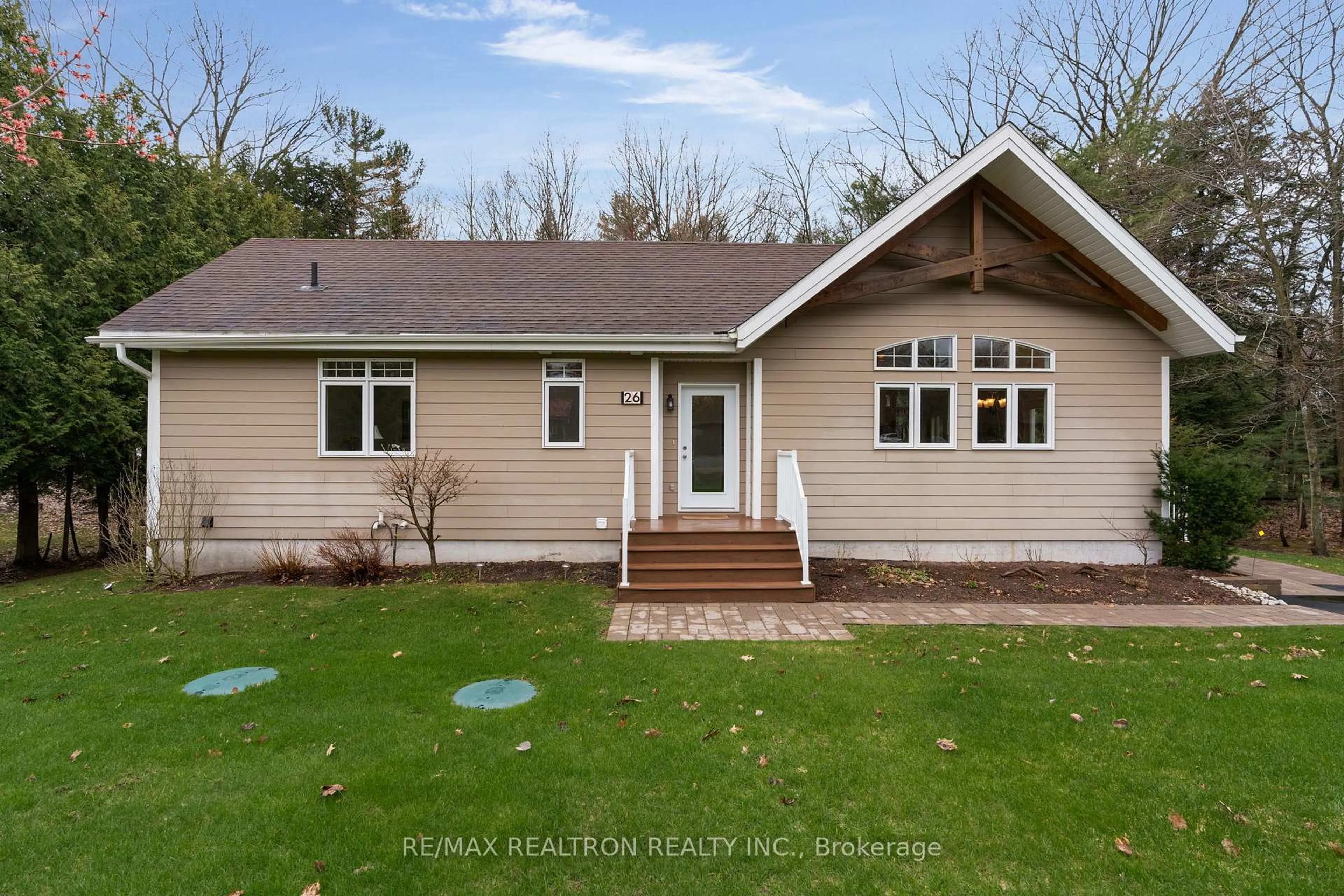 Home with vinyl exterior material, unknown for 26 Old Trail Rd, Tiny Ontario L0L 2T0