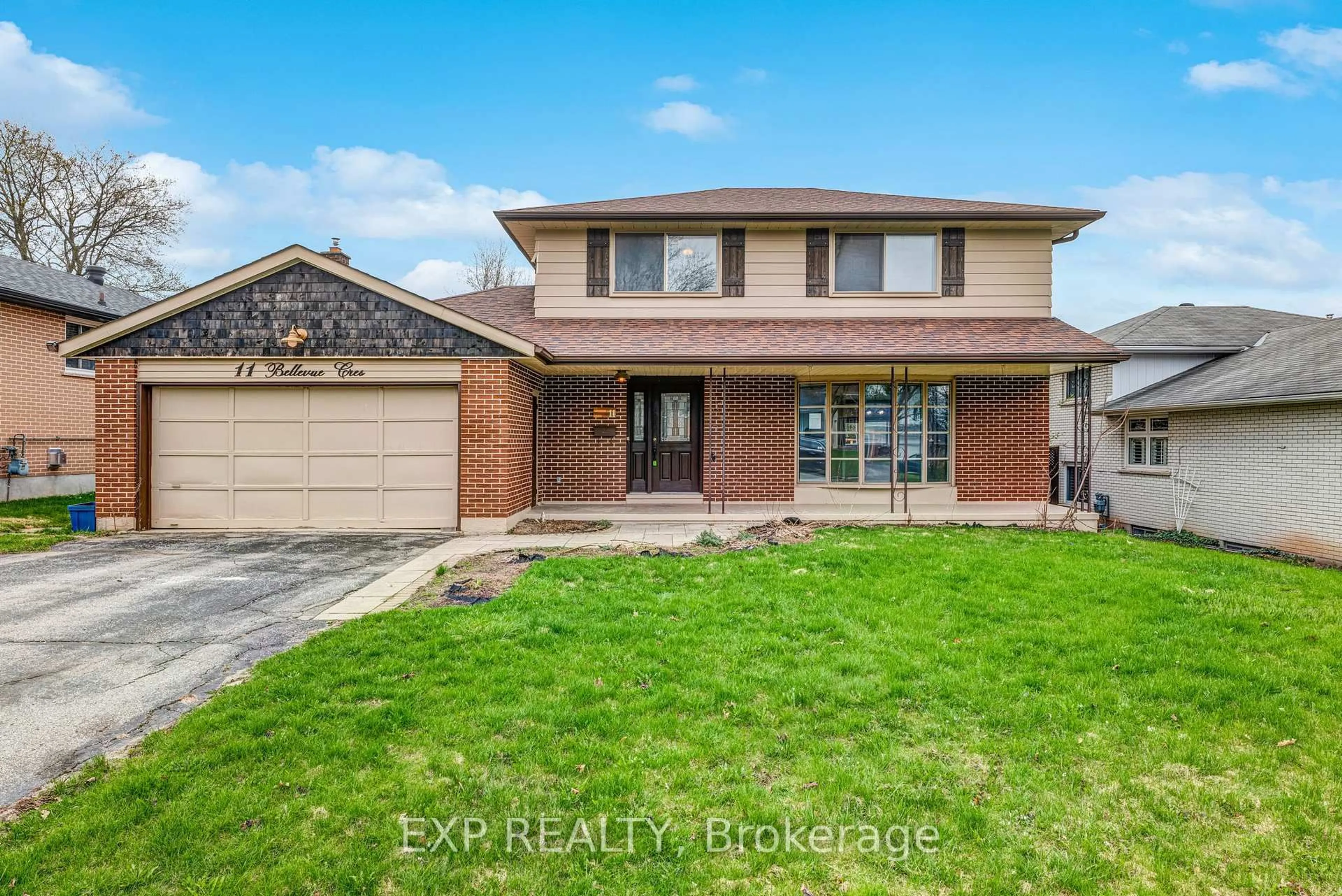 Home with brick exterior material, street for 11 Bellevue Cres, Barrie Ontario L4M 2S9