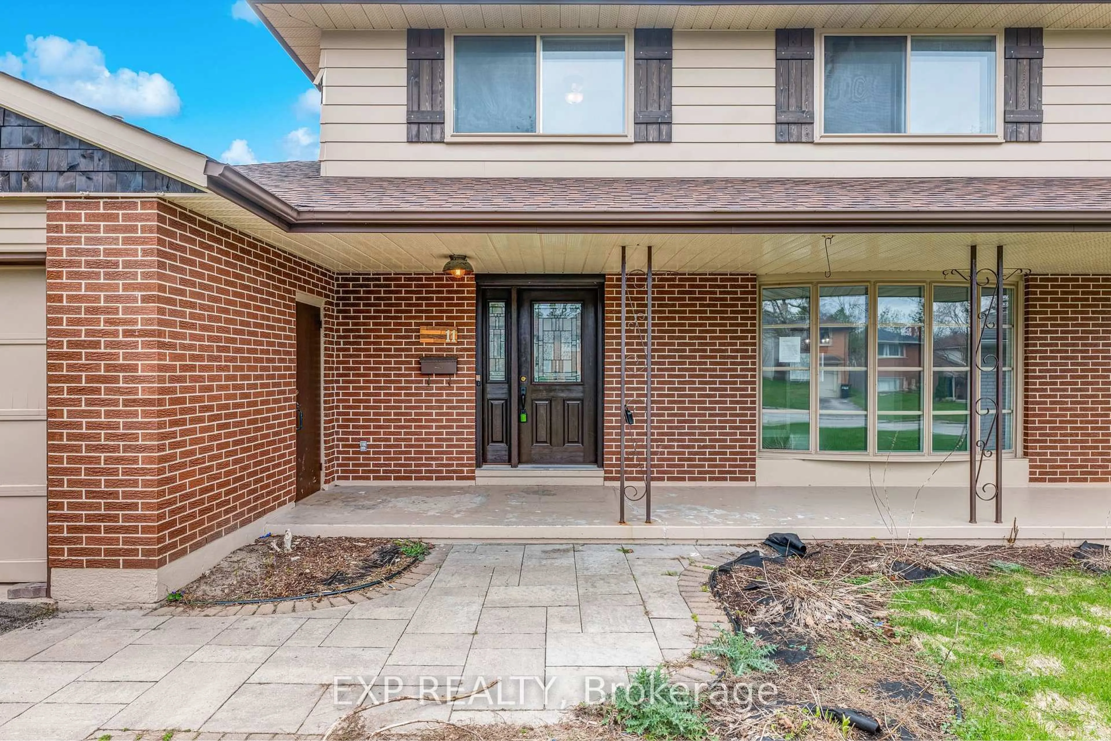 Home with brick exterior material, street for 11 Bellevue Cres, Barrie Ontario L4M 2S9