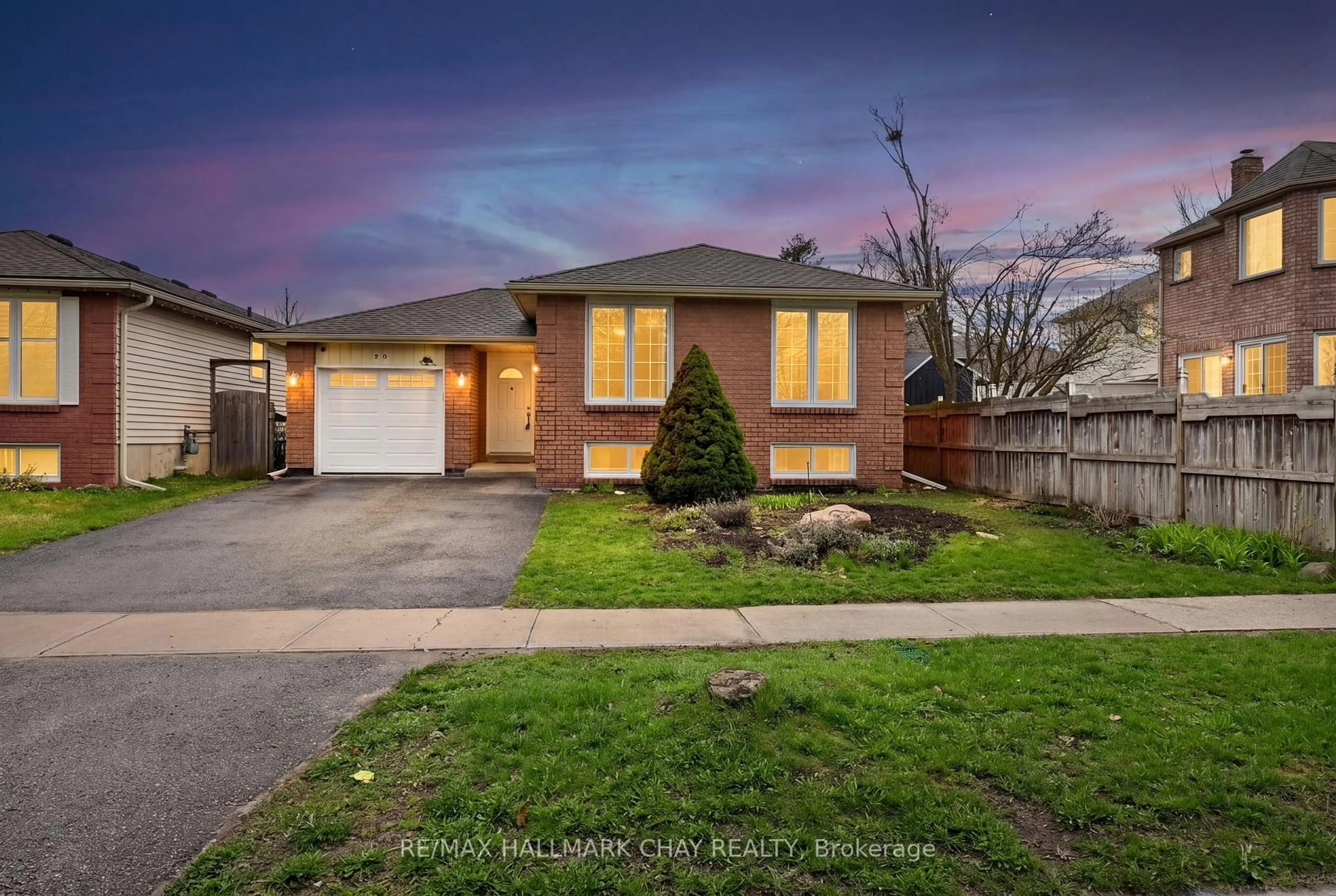 Home with brick exterior material, street for 20 Ford St, Barrie Ontario L4N 5X2