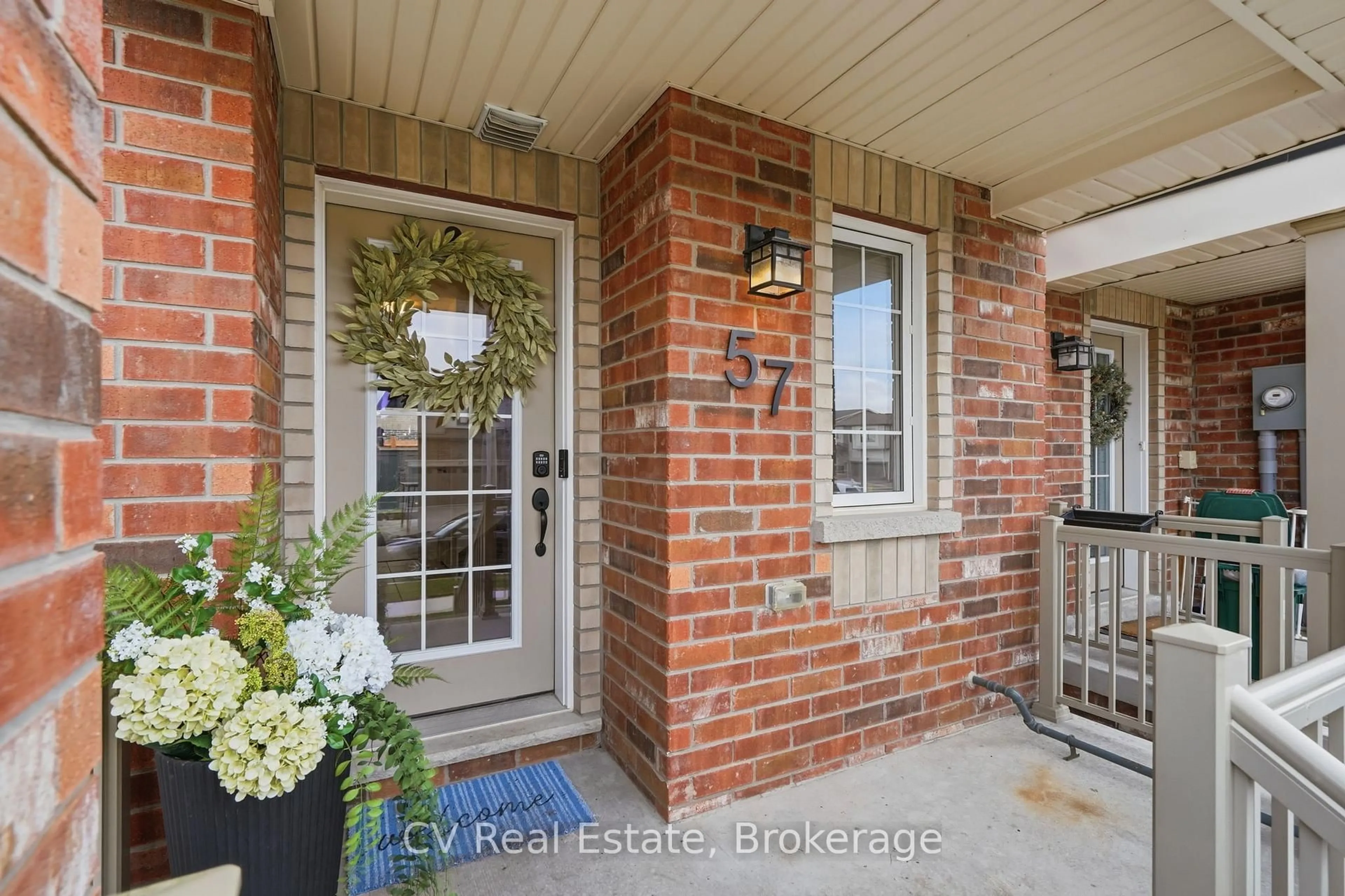 Indoor entryway for 57 Harvest Cres, Barrie Ontario L9J 0T5