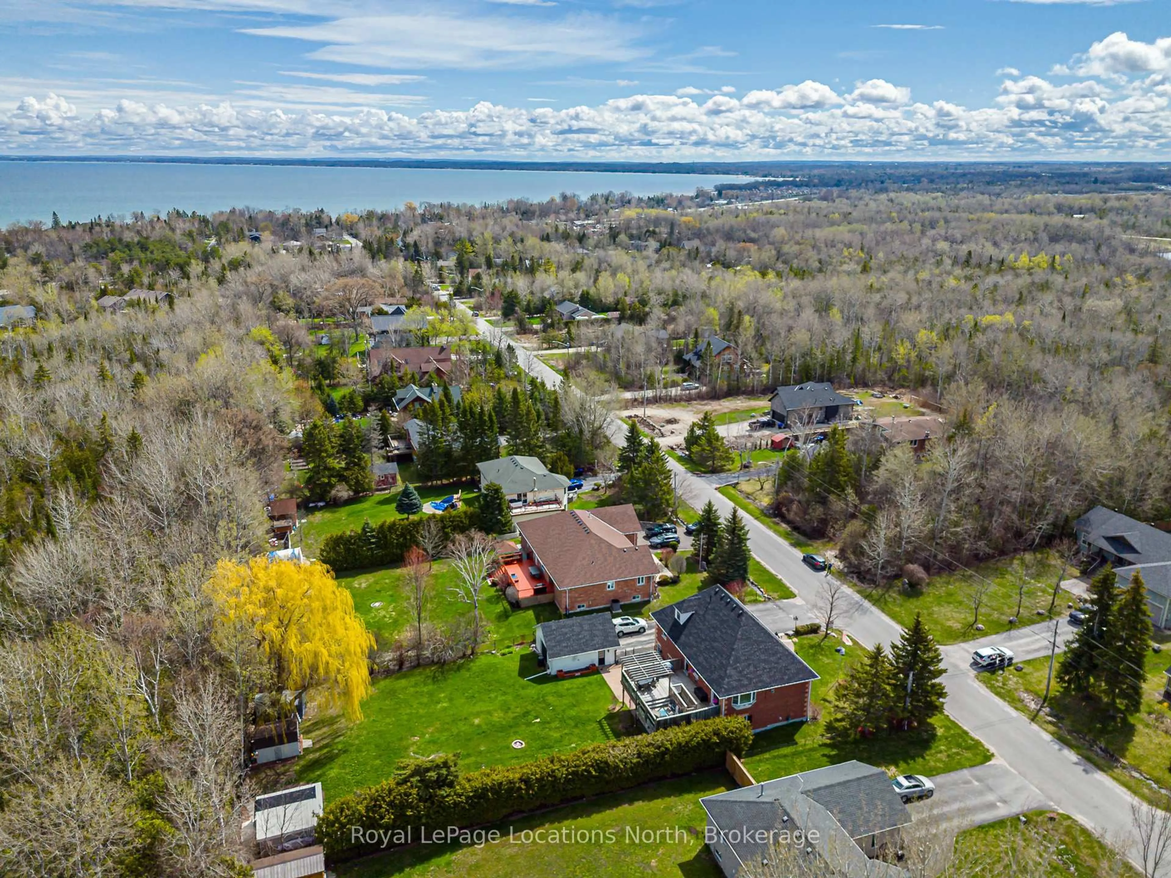 A pic from outside/outdoor area/front of a property/back of a property/a pic from drone, water/lake/river/ocean view for 63 BROADVIEW St, Collingwood Ontario L9Y 0X2