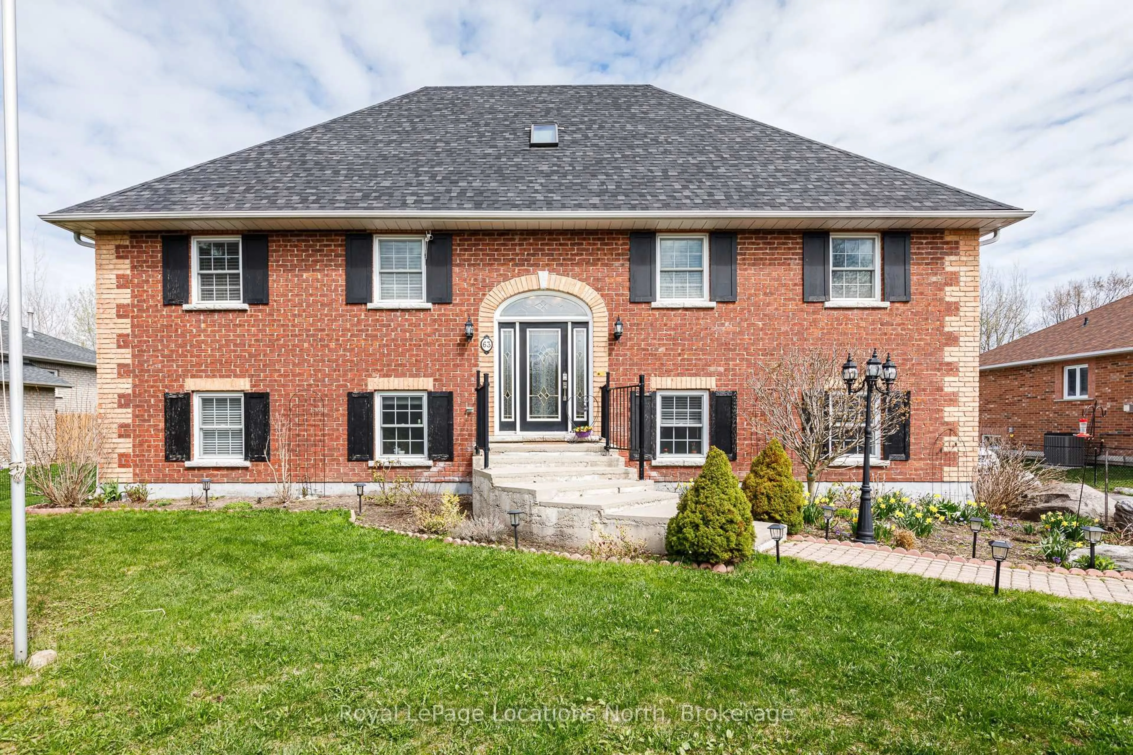 Home with brick exterior material, street for 63 BROADVIEW St, Collingwood Ontario L9Y 0X2