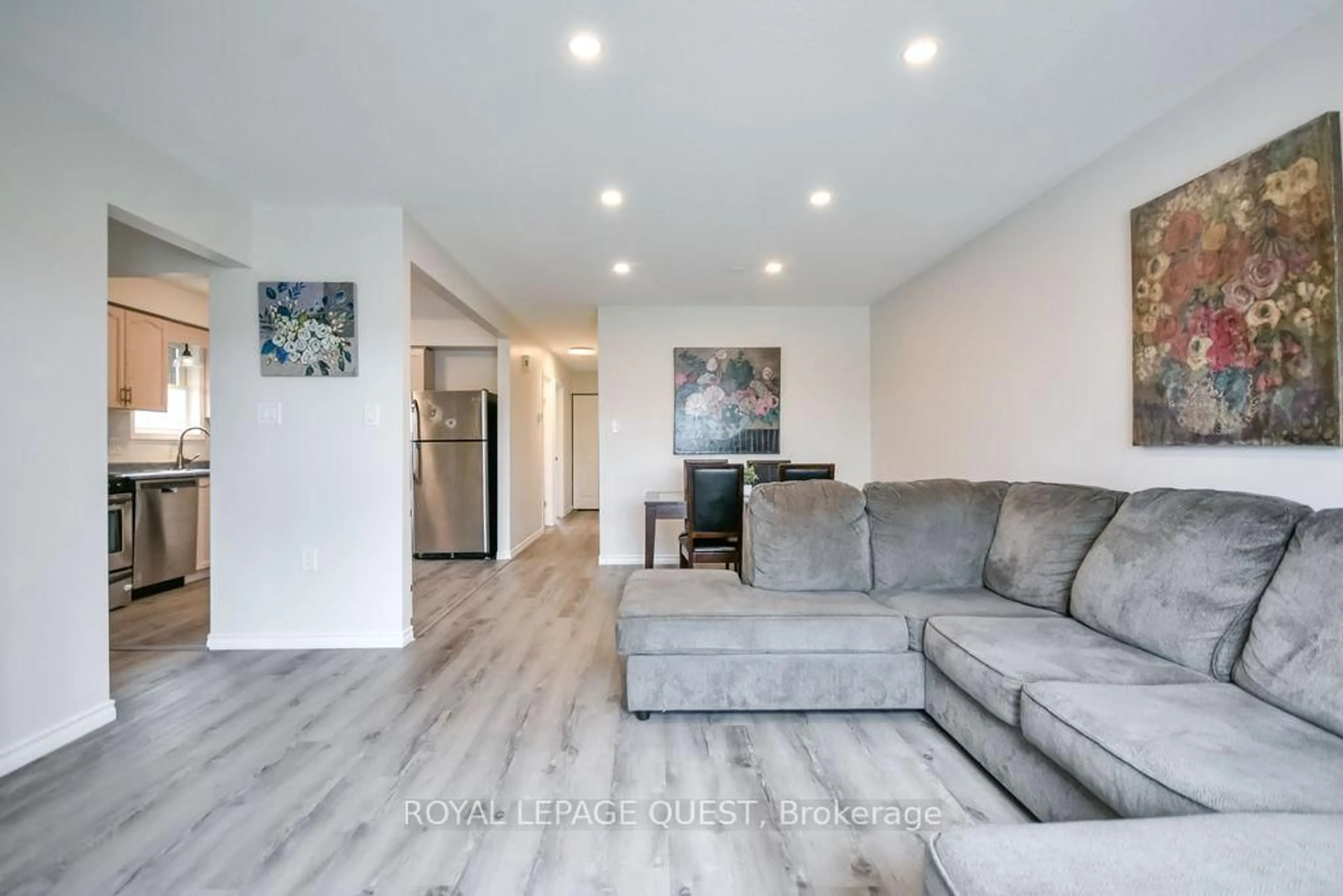 Living room with furniture, unknown for 48 Louise Lane, Orillia Ontario L3V 7W1