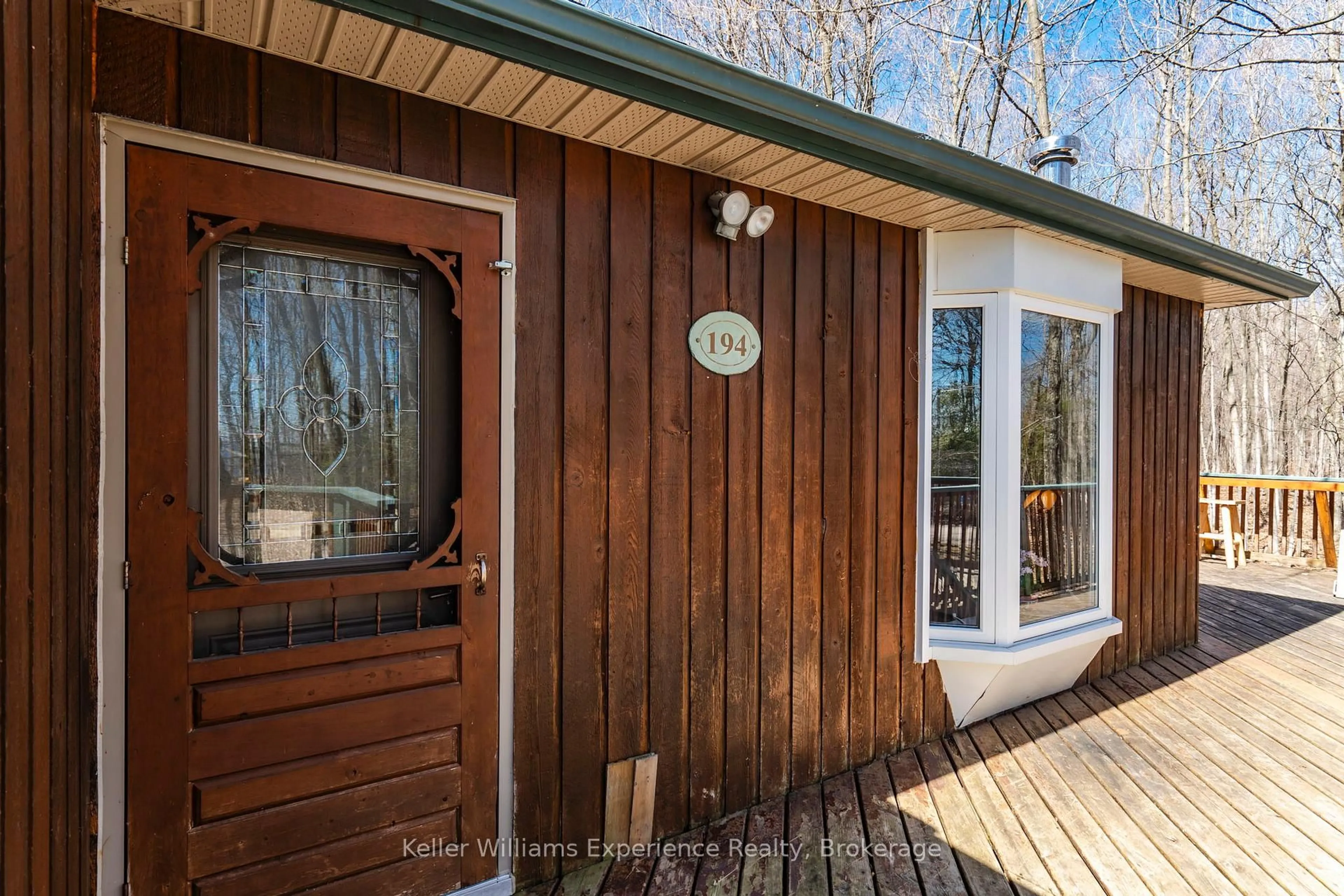 Indoor entryway for 194 Sawlog Point Rd, Tiny Ontario L9M 0B1