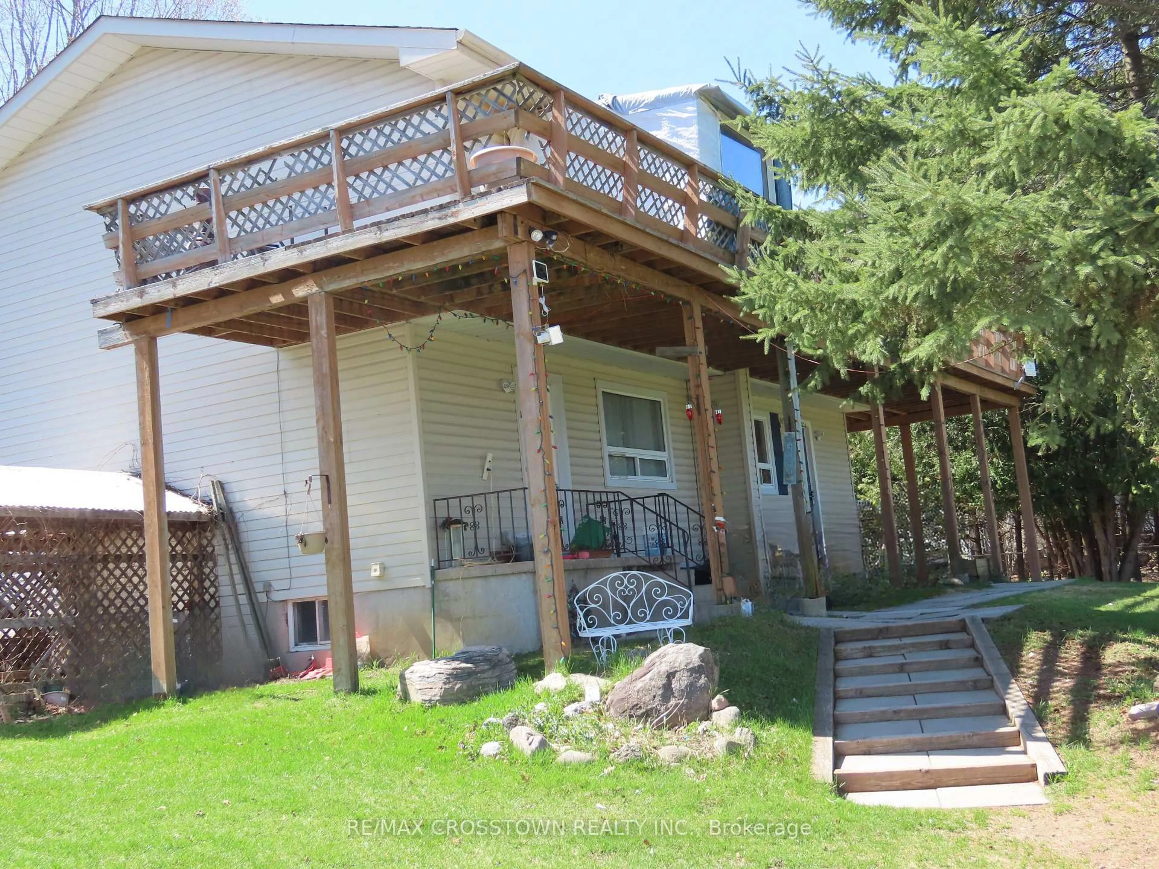 Patio, unknown for 4716 Penetanguishene Rd, Springwater Ontario L0L 1V0