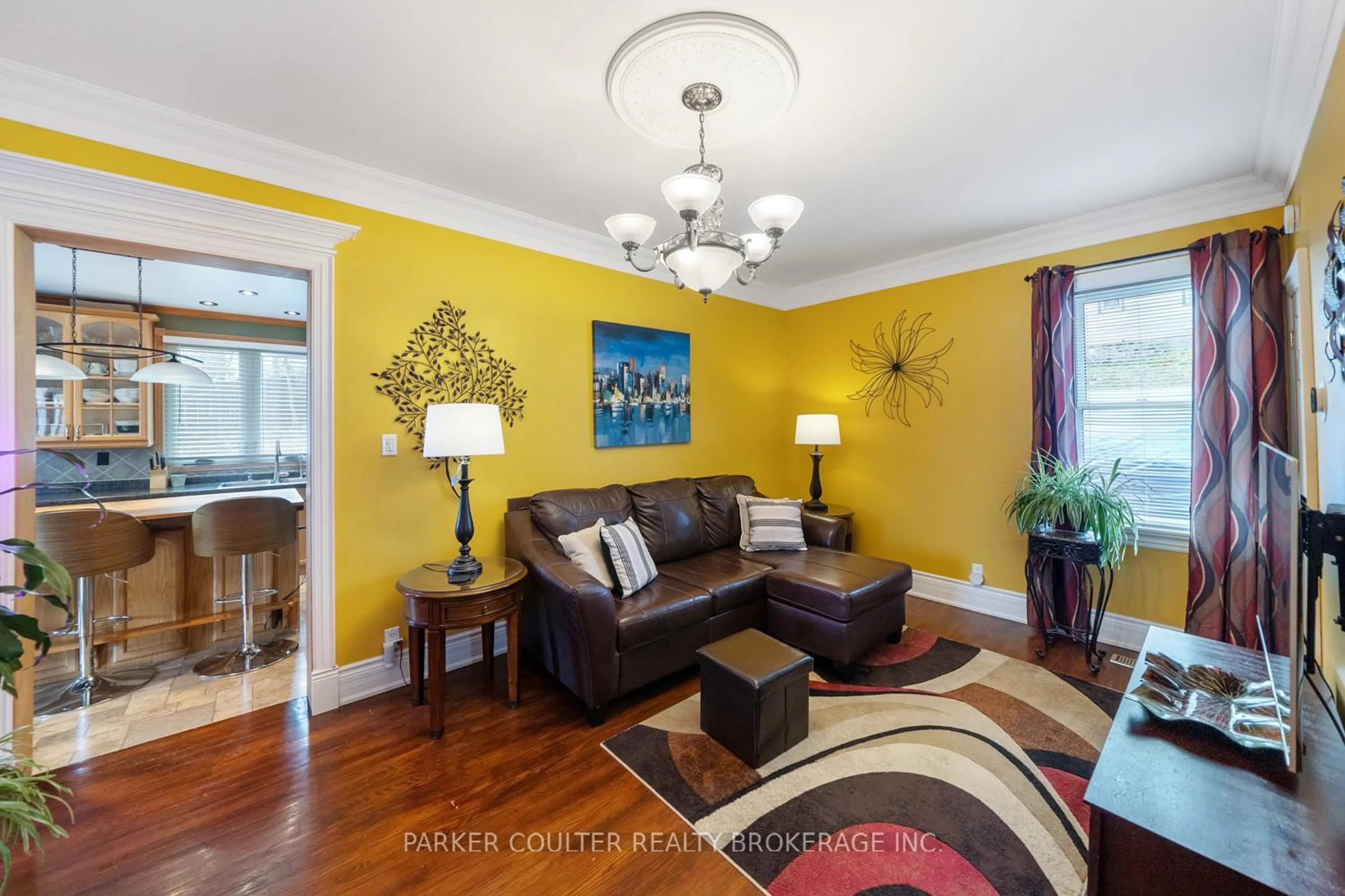 Living room with furniture, wood/laminate floor for 683 Ottawa St, Midland Ontario L4R 1C2