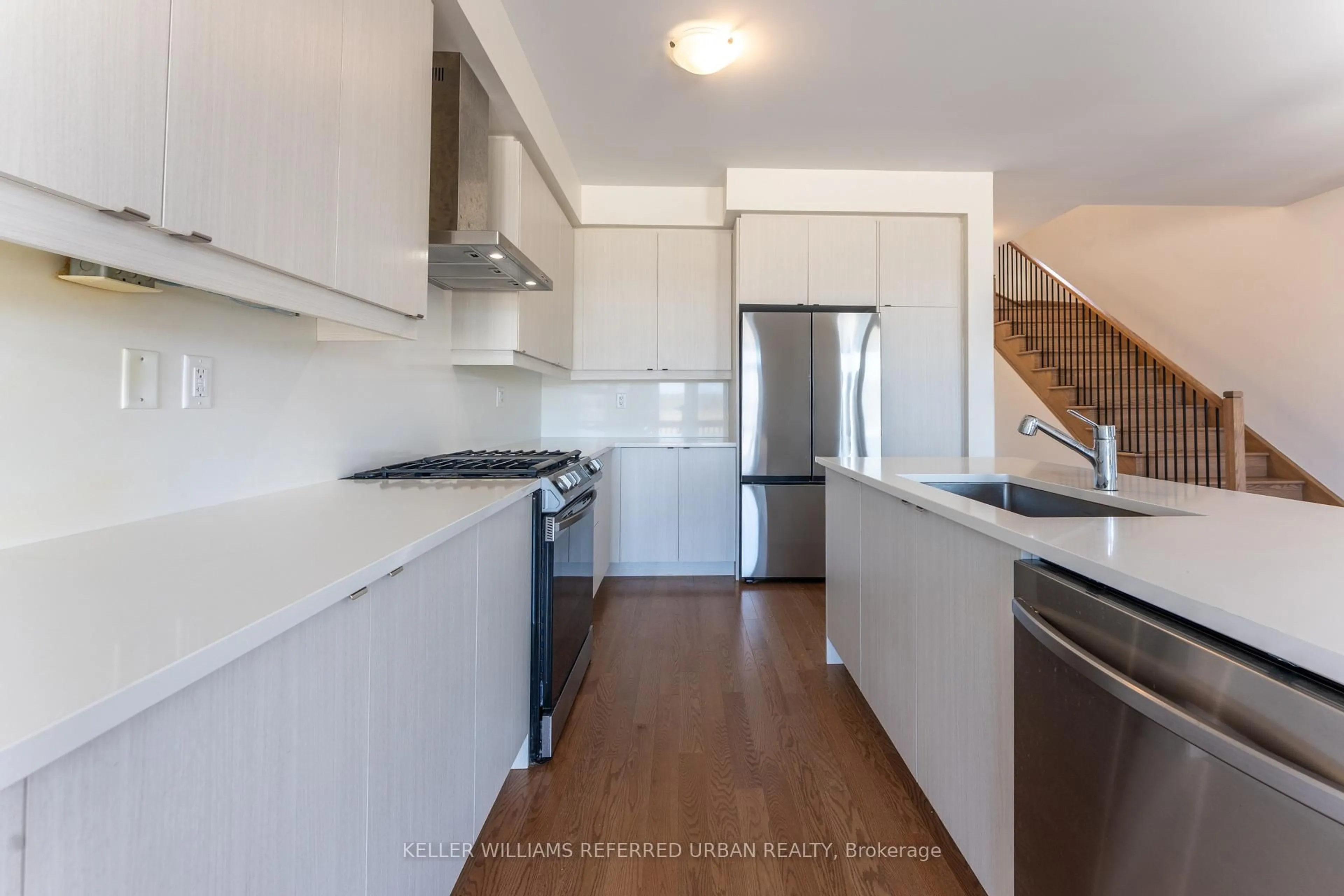 Standard kitchen, unknown for 23 Greer St, Barrie Ontario L9J 0R4