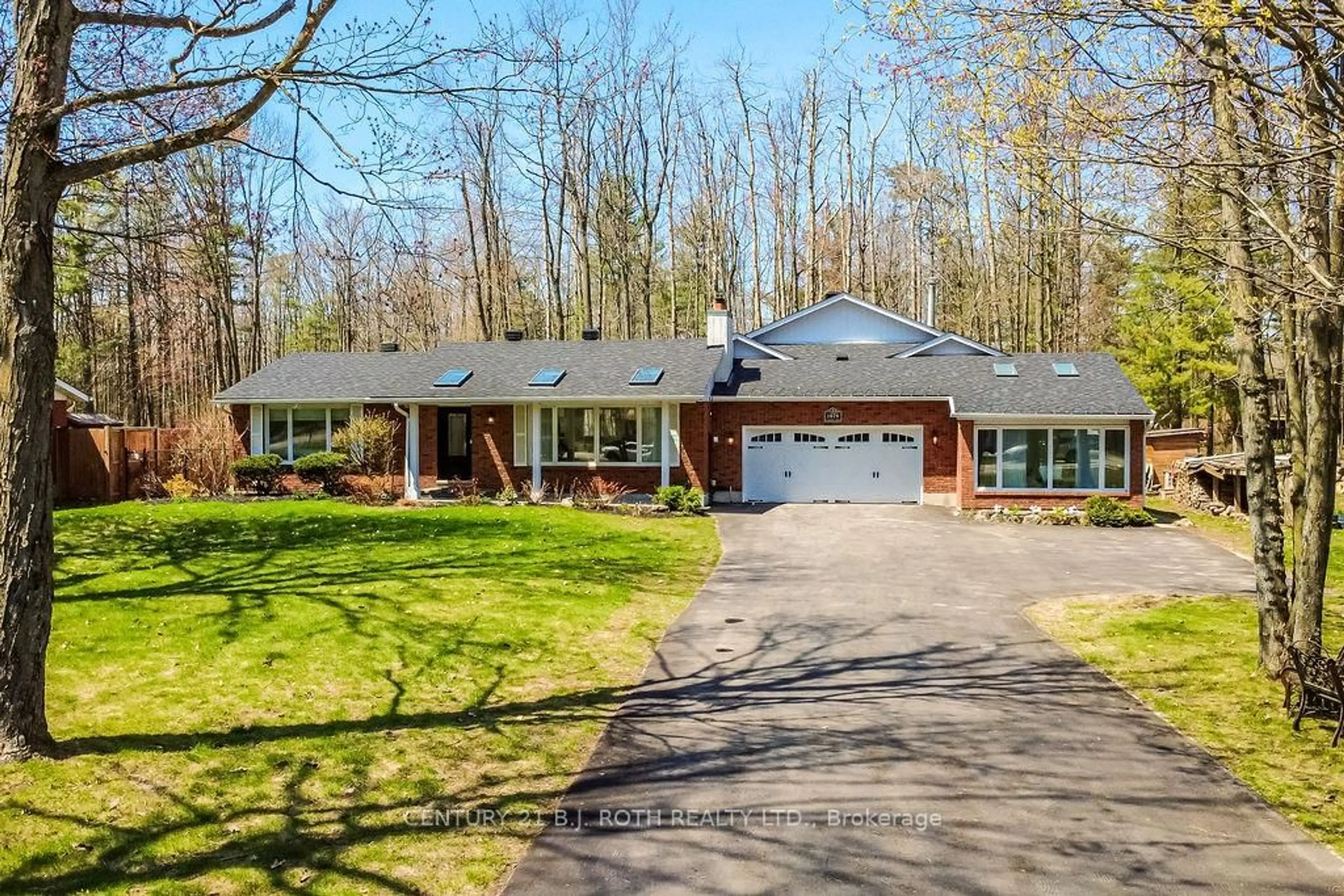 A pic from outside/outdoor area/front of a property/back of a property/a pic from drone, street for 1078 Sunnidale Rd, Springwater Ontario L4M 4S4