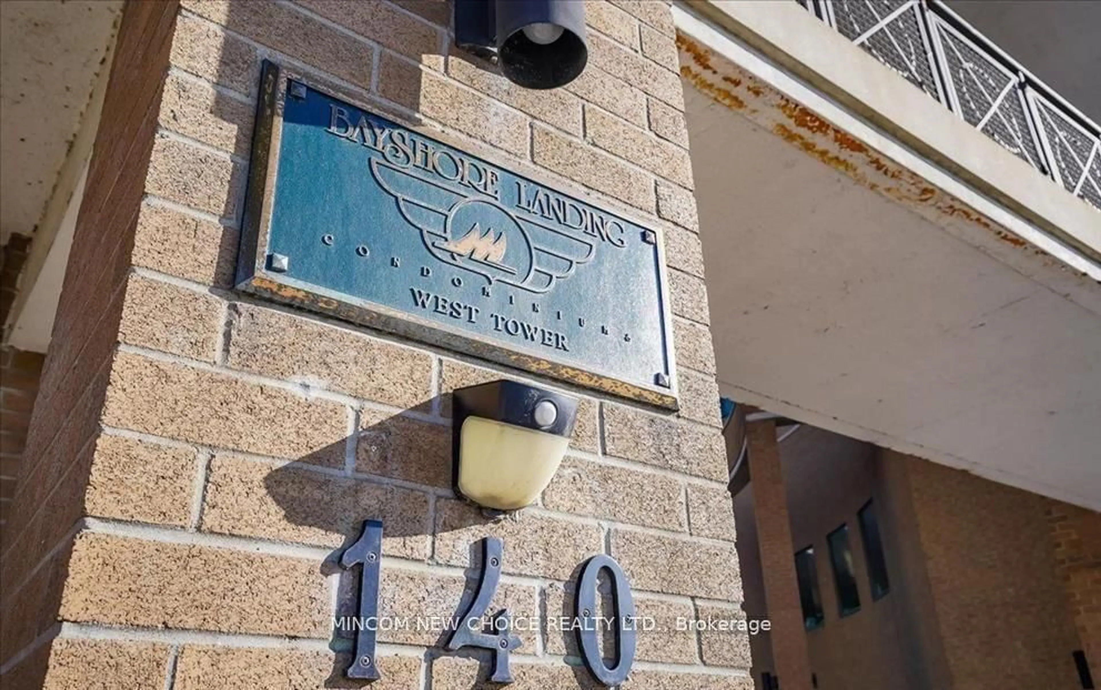 Indoor foyer for 140 Dunlop St #511, Barrie Ontario L4M 6H9