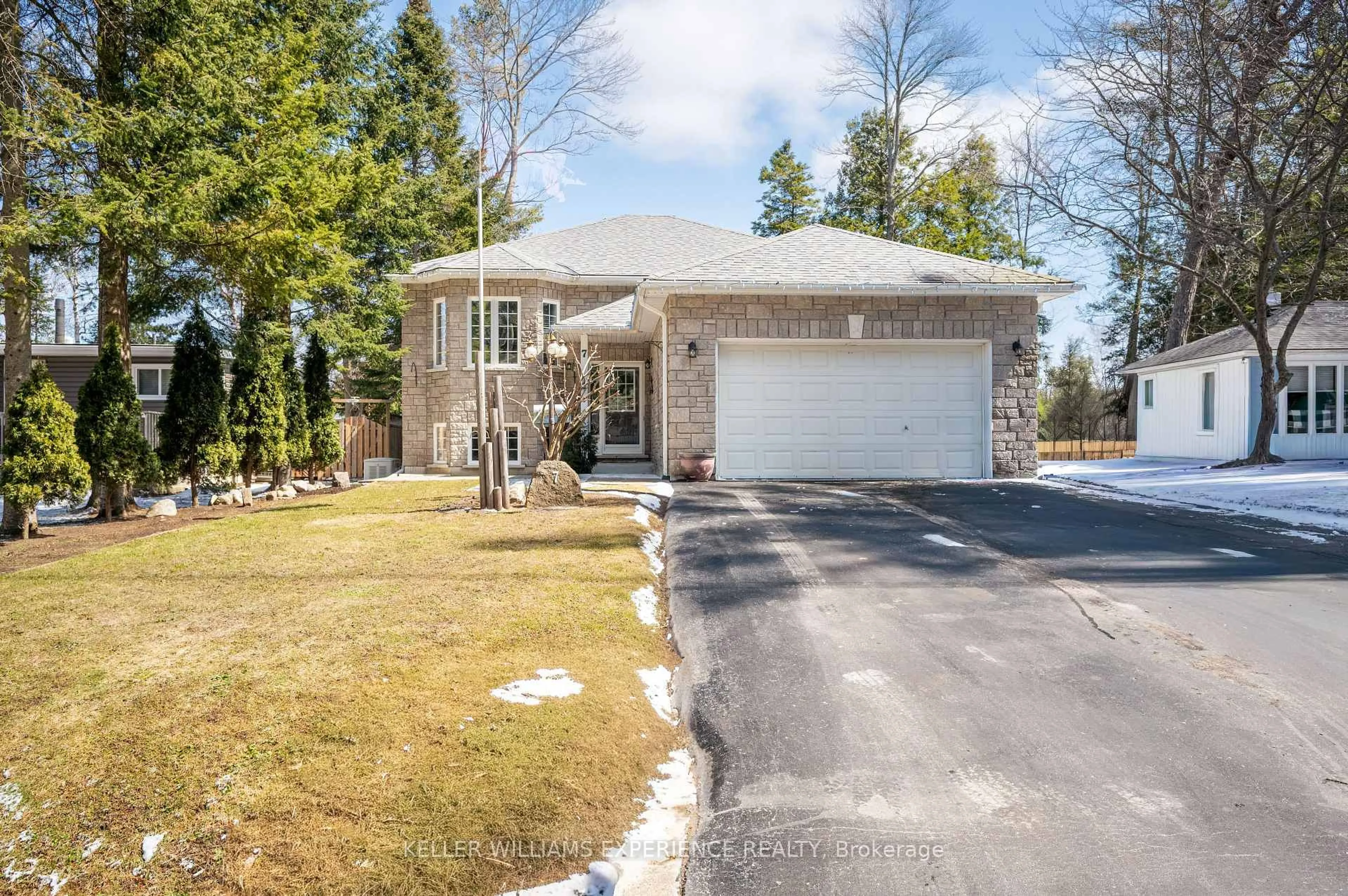 Home with brick exterior material, street for 7 50th St, Wasaga Beach Ontario L9Z 1X5