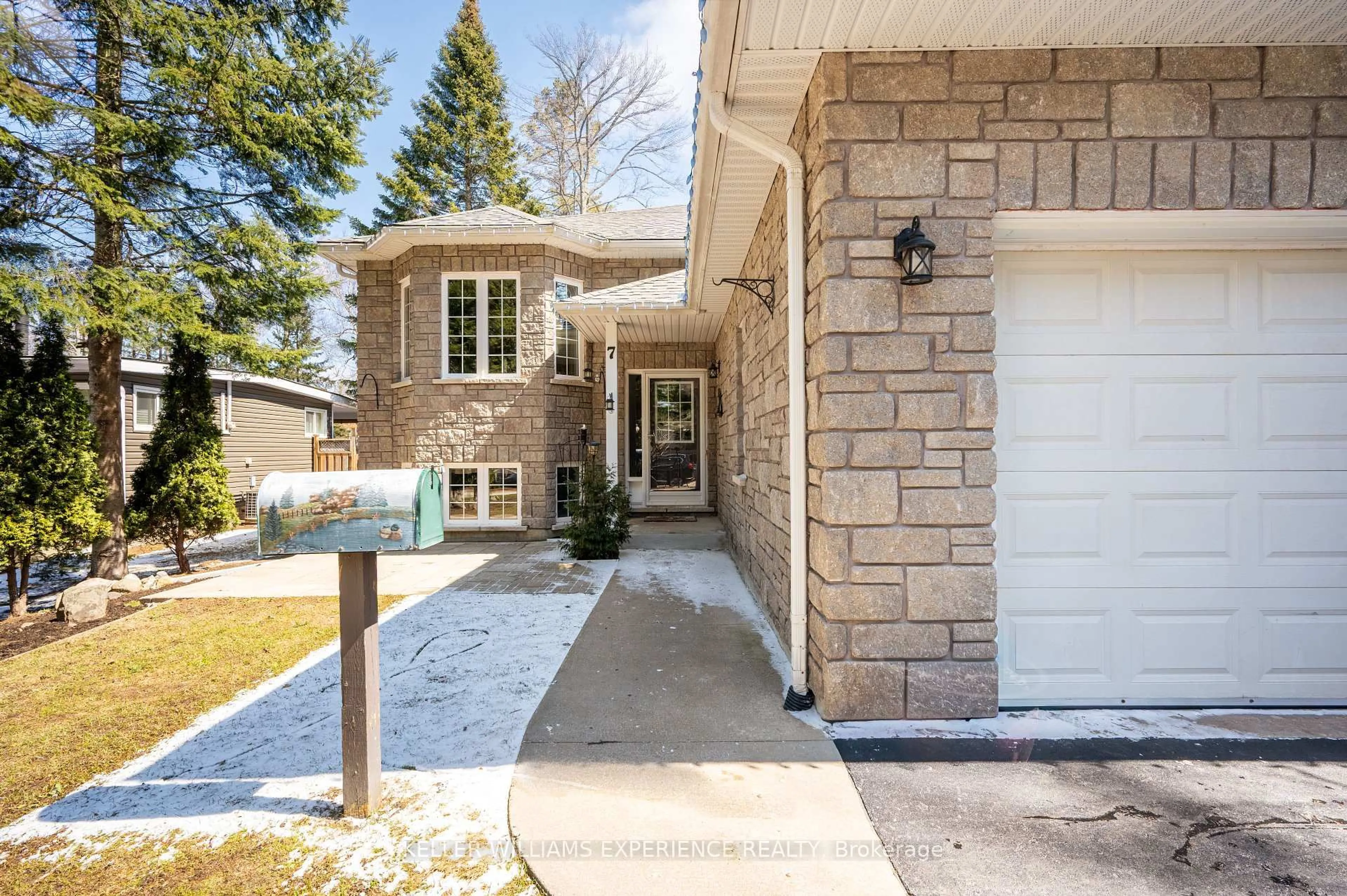 Home with brick exterior material, street for 7 50th St, Wasaga Beach Ontario L9Z 1X5