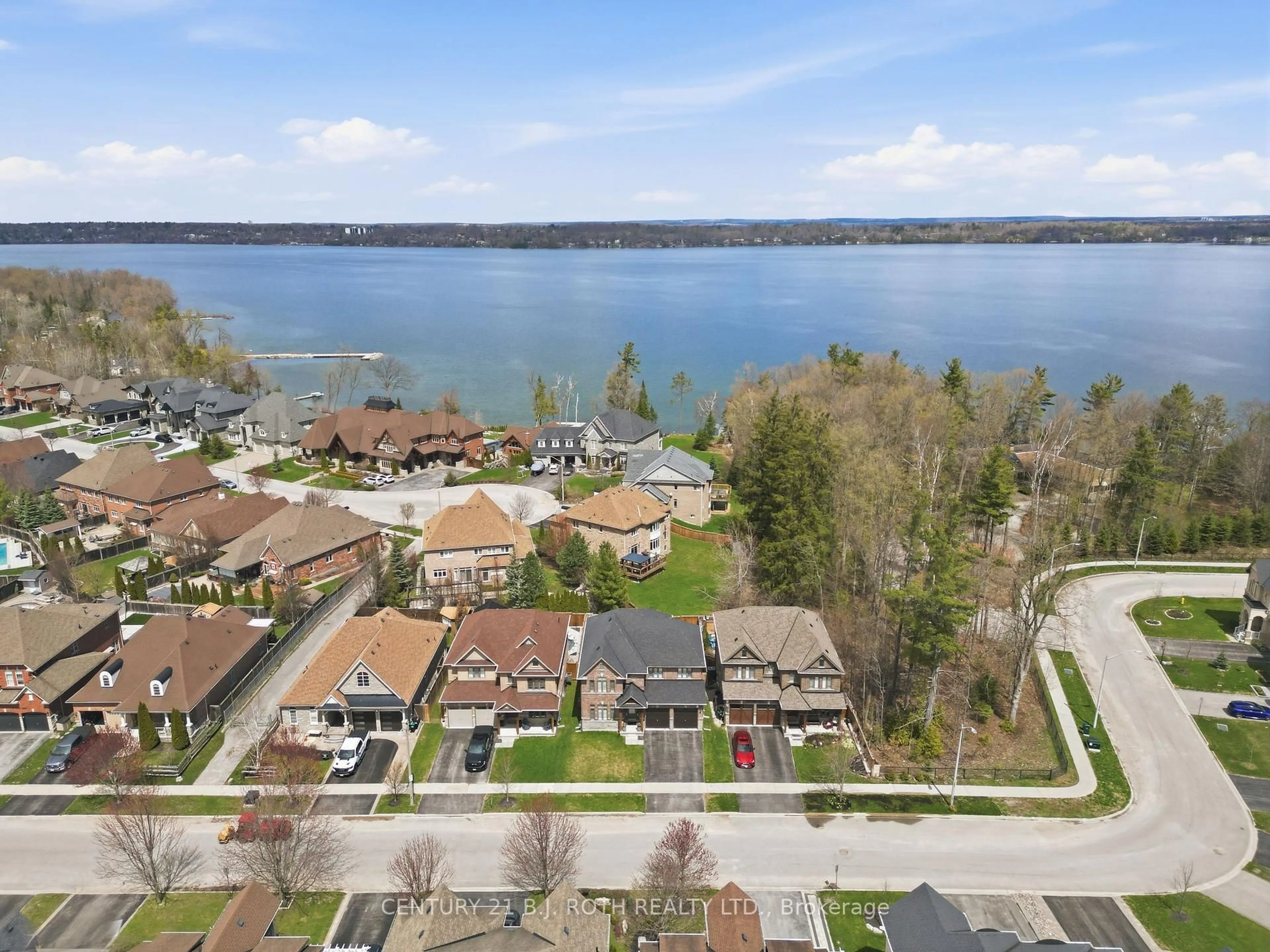 A pic from outside/outdoor area/front of a property/back of a property/a pic from drone, water/lake/river/ocean view for 30 Capps Dr, Barrie Ontario L4N 6M8