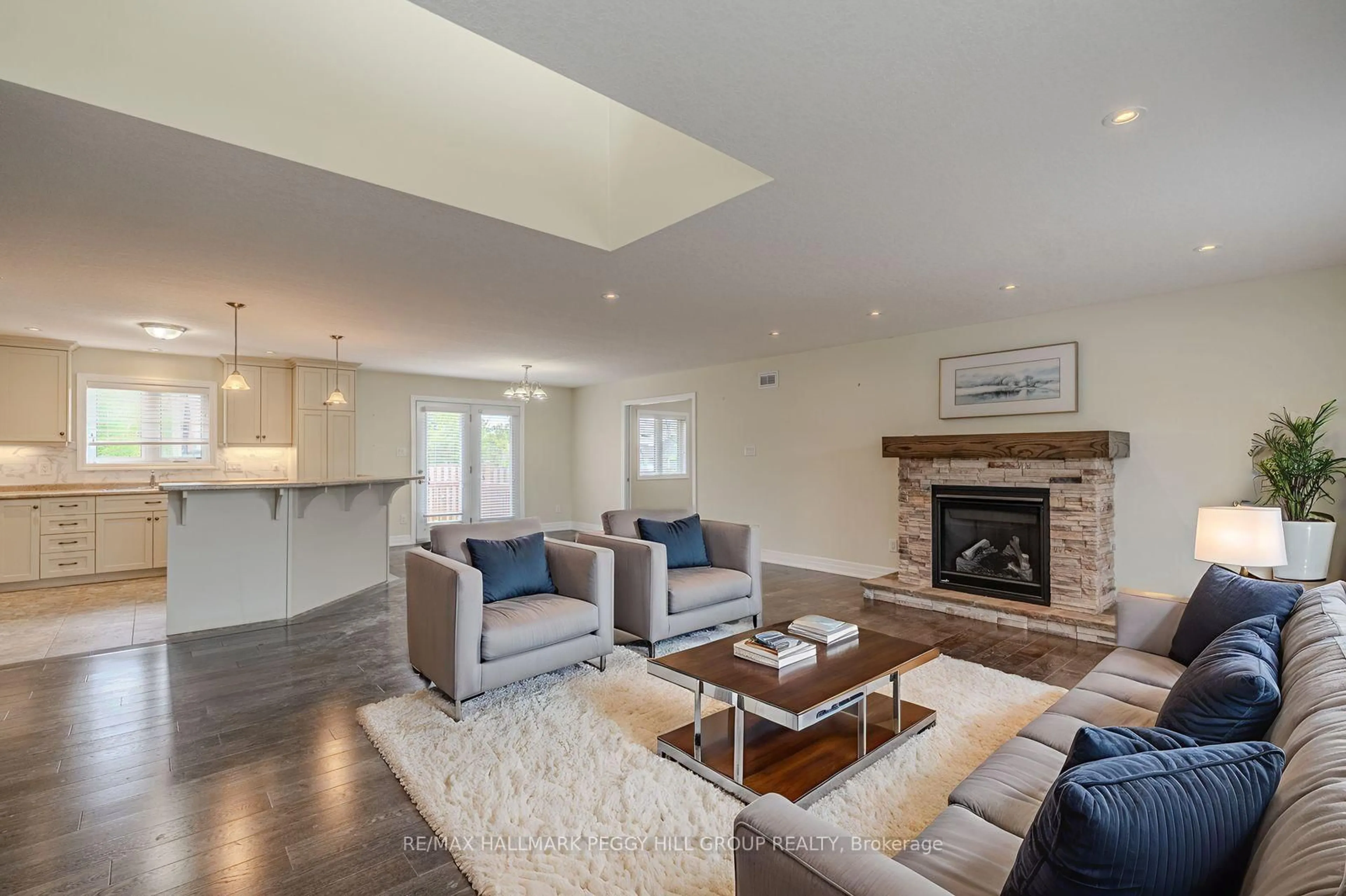 Living room with furniture, unknown for 10 Grew Cres, Penetanguishene Ontario L9M 0A4