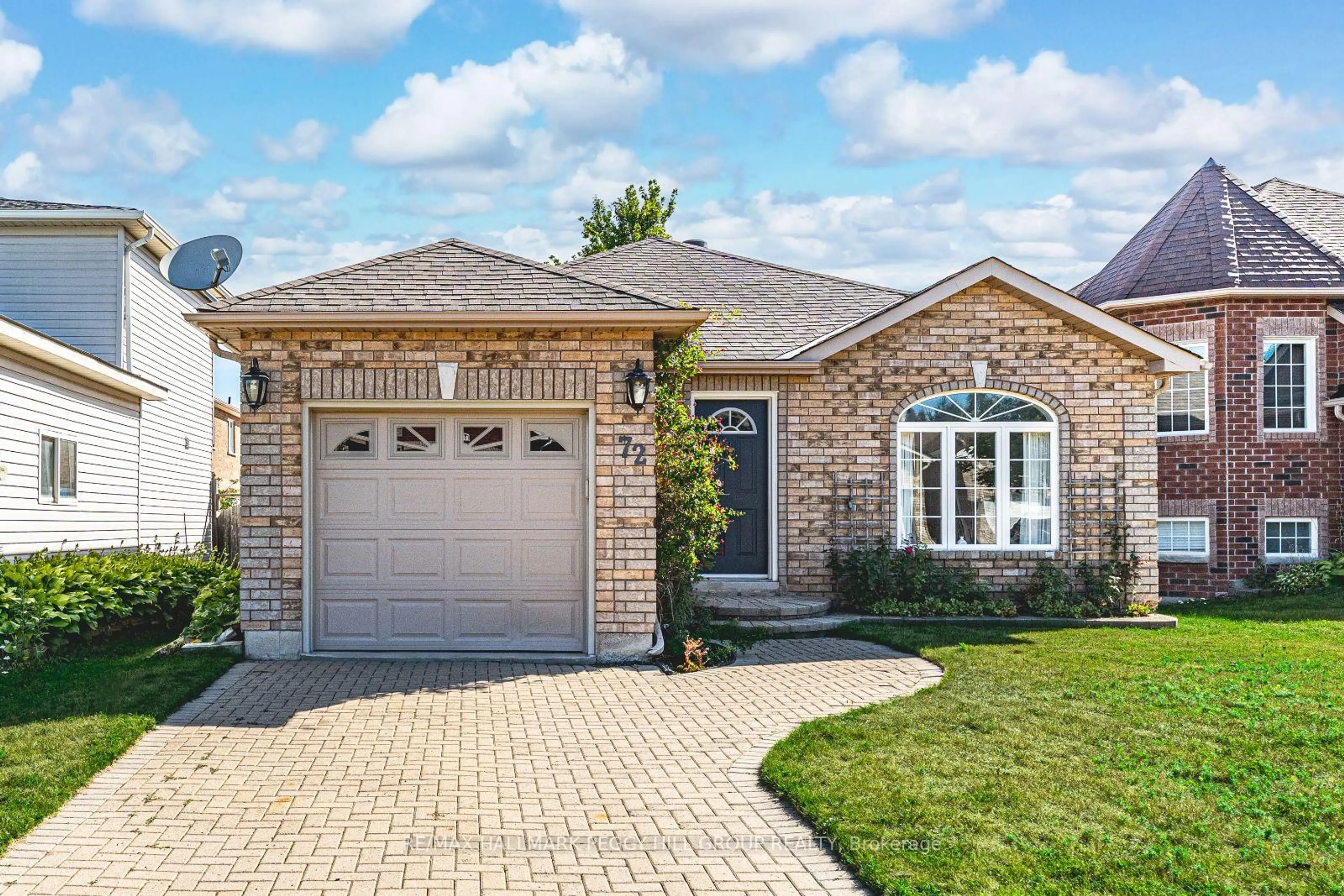 Home with brick exterior material, street for 72 Stanley St, Barrie Ontario L4M 6V5