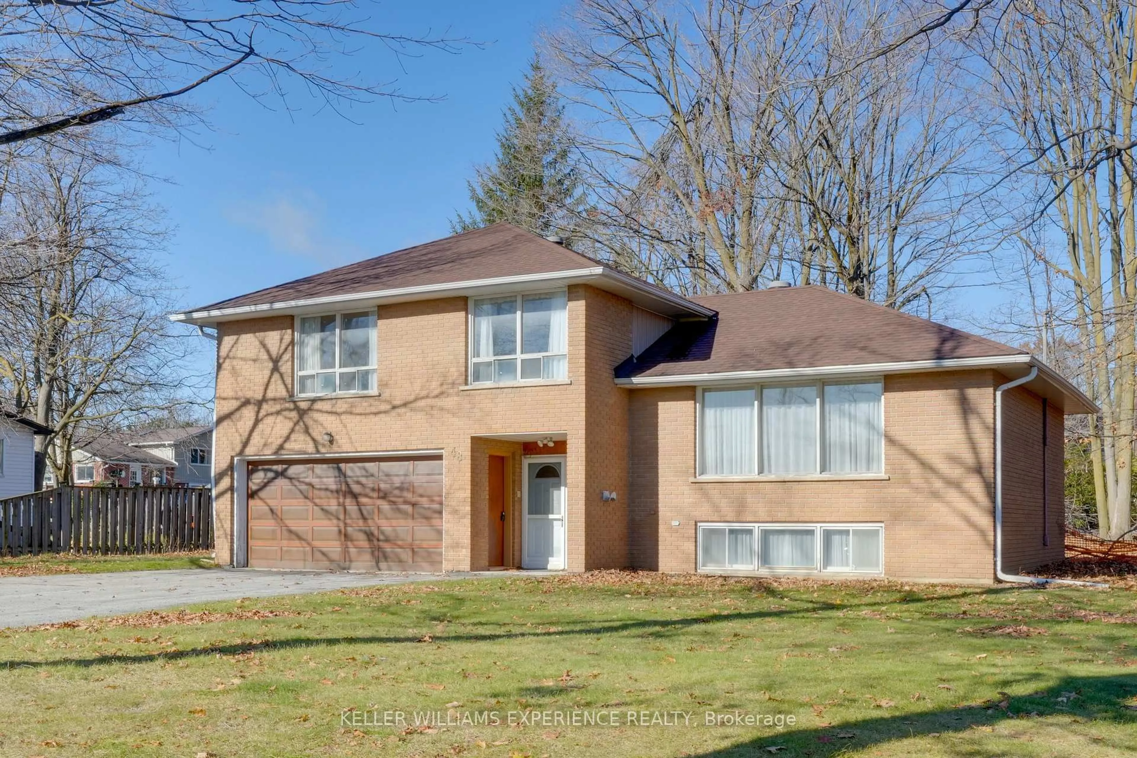 Home with brick exterior material, street for 48 Cundles Rd, Barrie Ontario L4M 2Z7