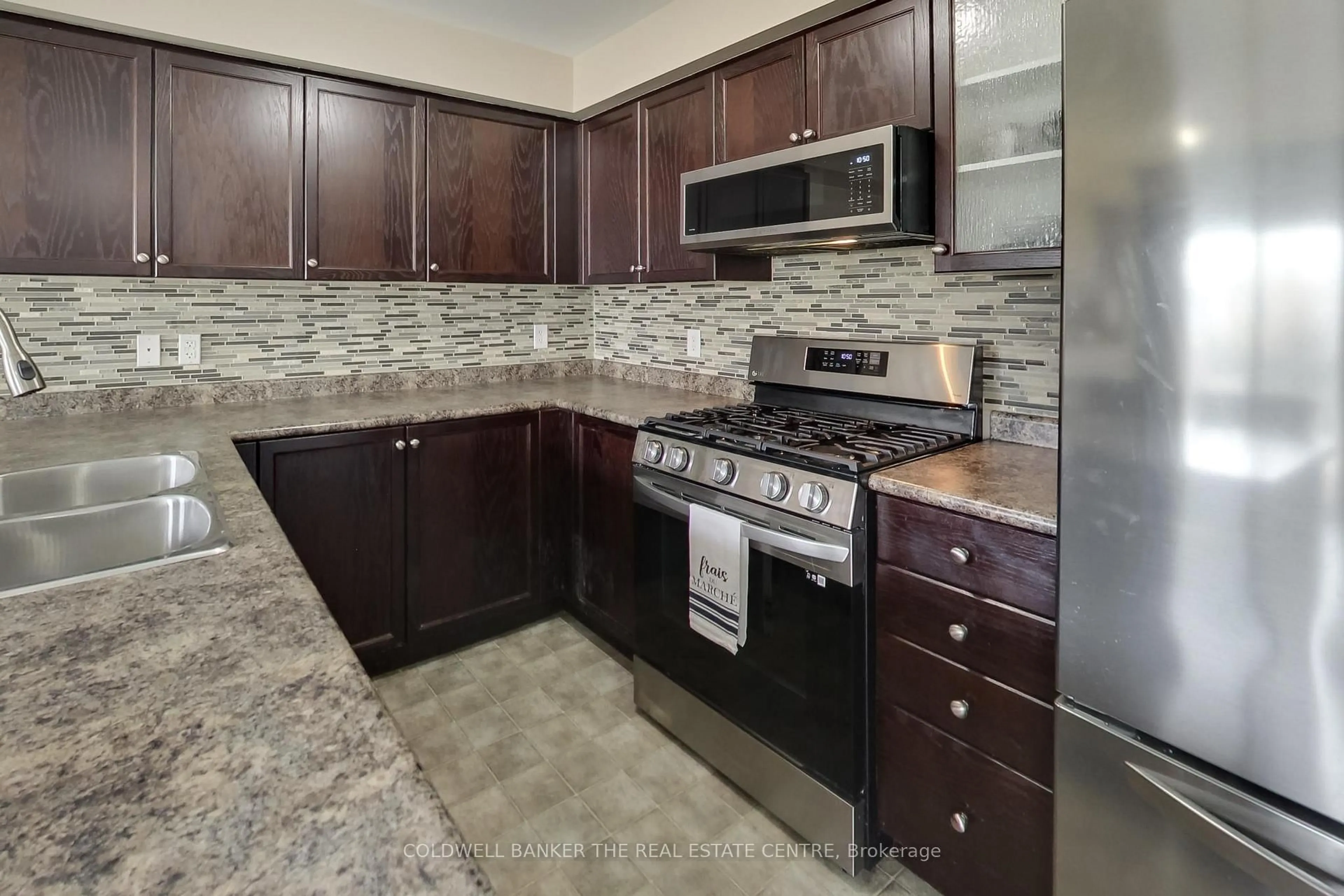 Standard kitchen, ceramic/tile floor for 24 Michelle Dr, Orillia Ontario L3V 0B4