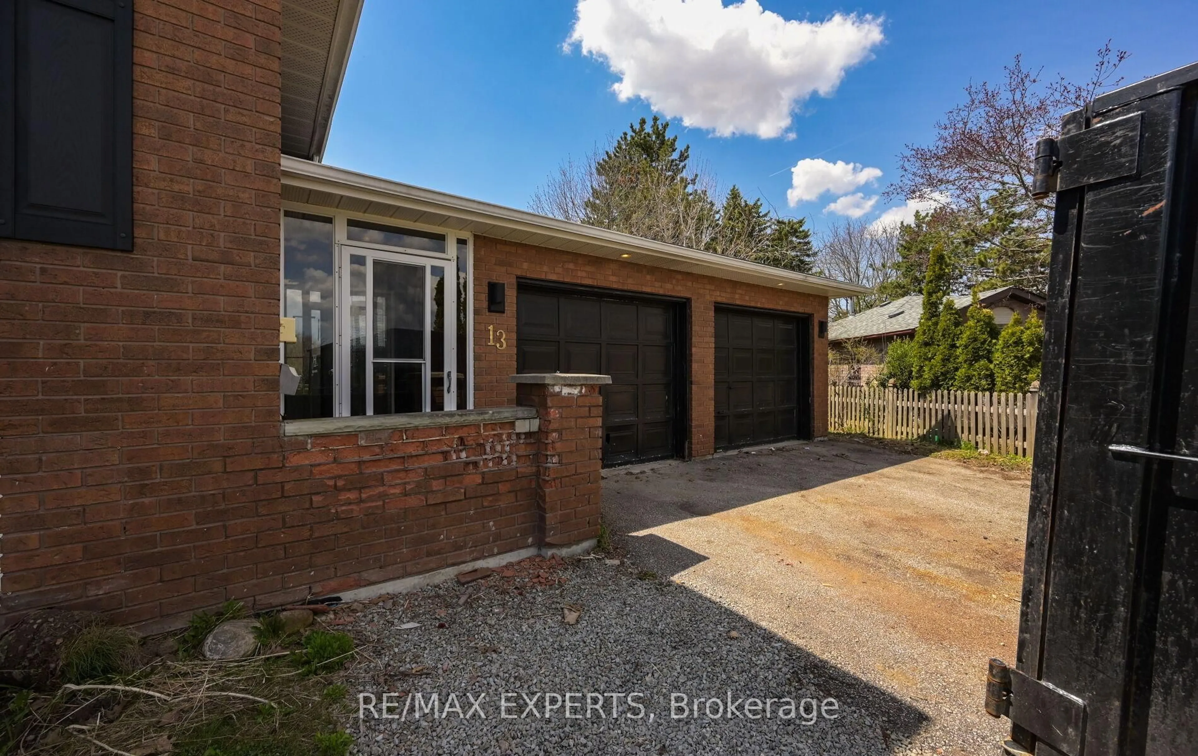 Home with brick exterior material, street for 13 Oriole Crt, Barrie Ontario L4M 5N1