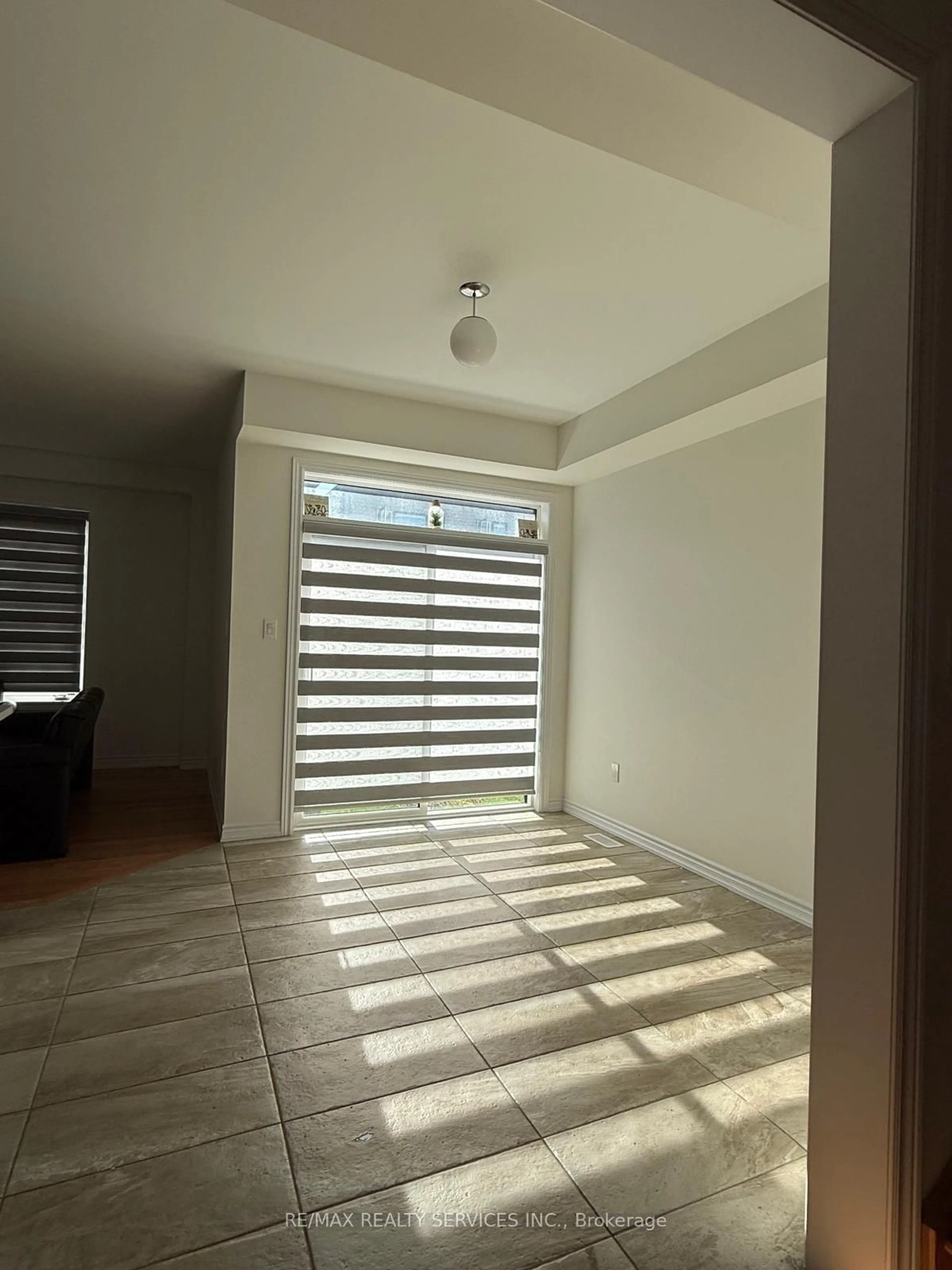 A pic of a room for 39 Prudhoe Terr, Barrie Ontario L9J 0W2