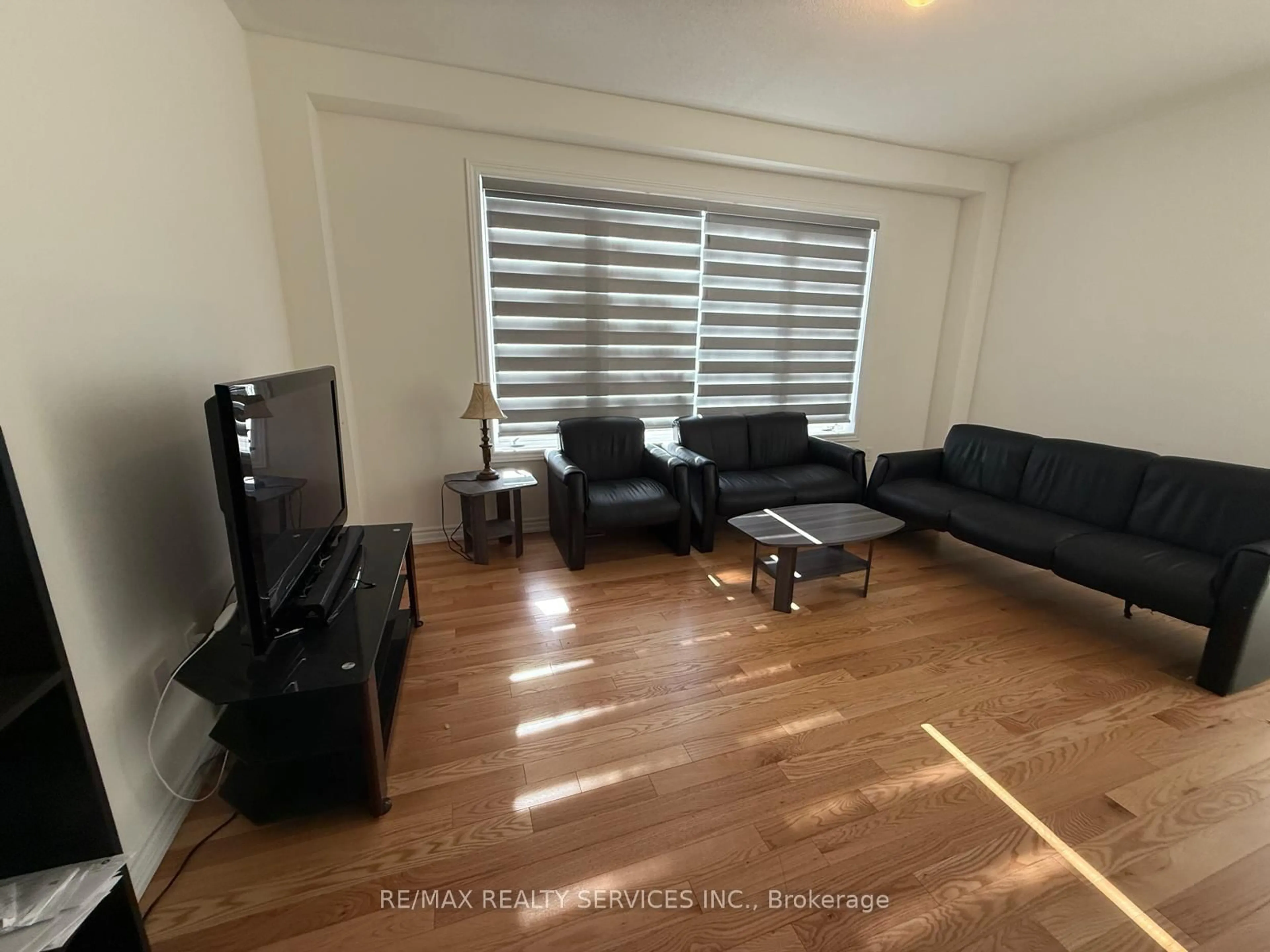 Living room with furniture, unknown for 39 Prudhoe Terr, Barrie Ontario L9J 0W2
