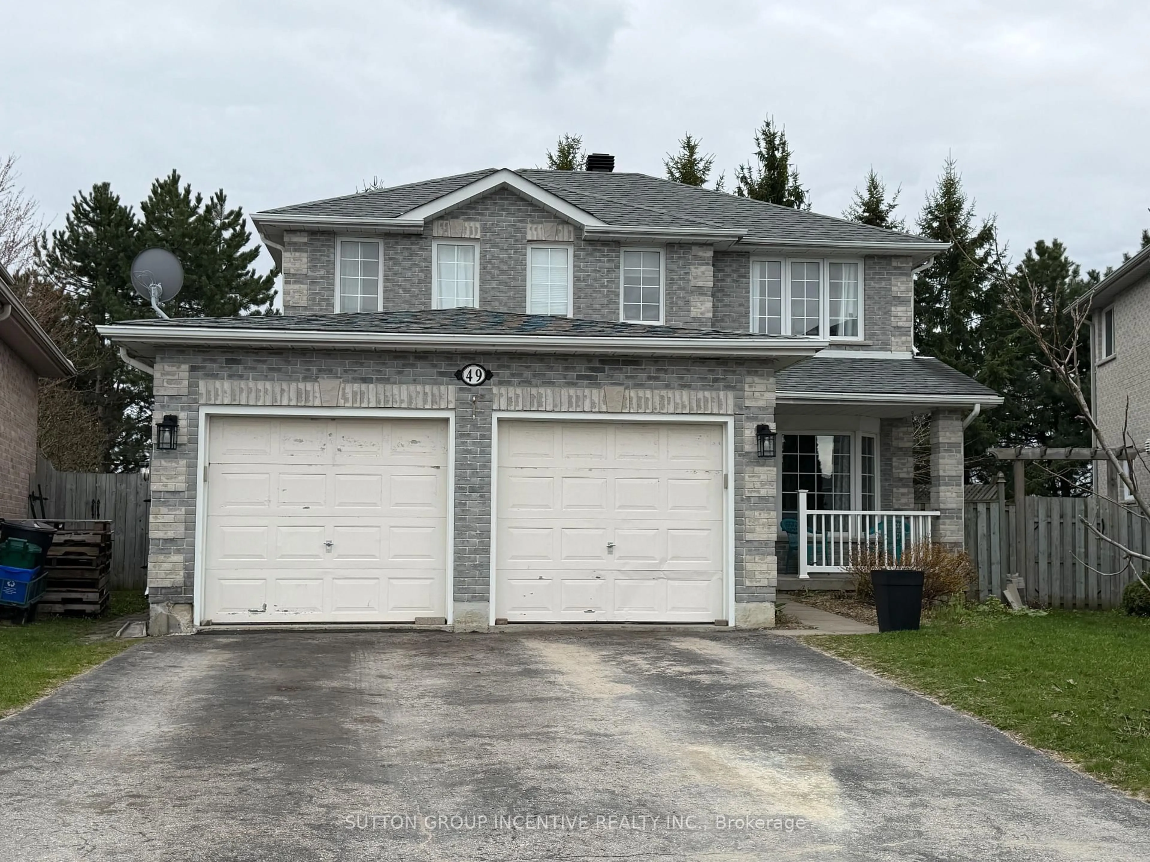 Home with vinyl exterior material, street for 49 Shaina Crt, Barrie Ontario L4N 9S7