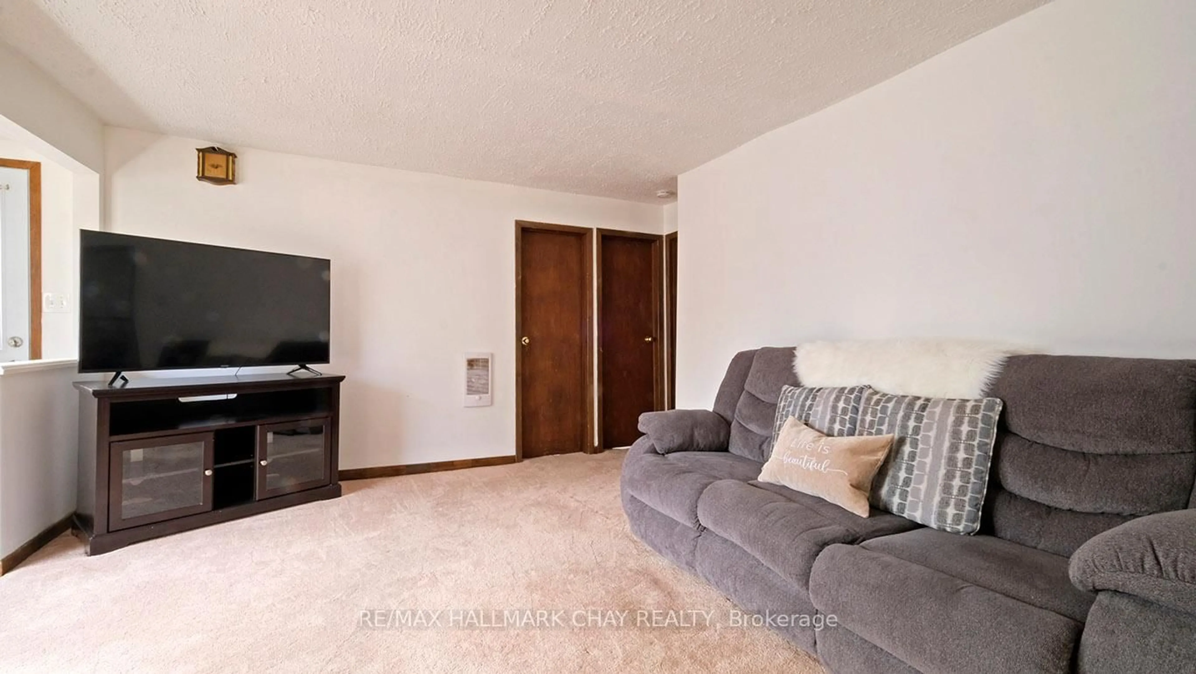 Living room with furniture, unknown for 9 SECOND St, Tiny Ontario L0L 2J0