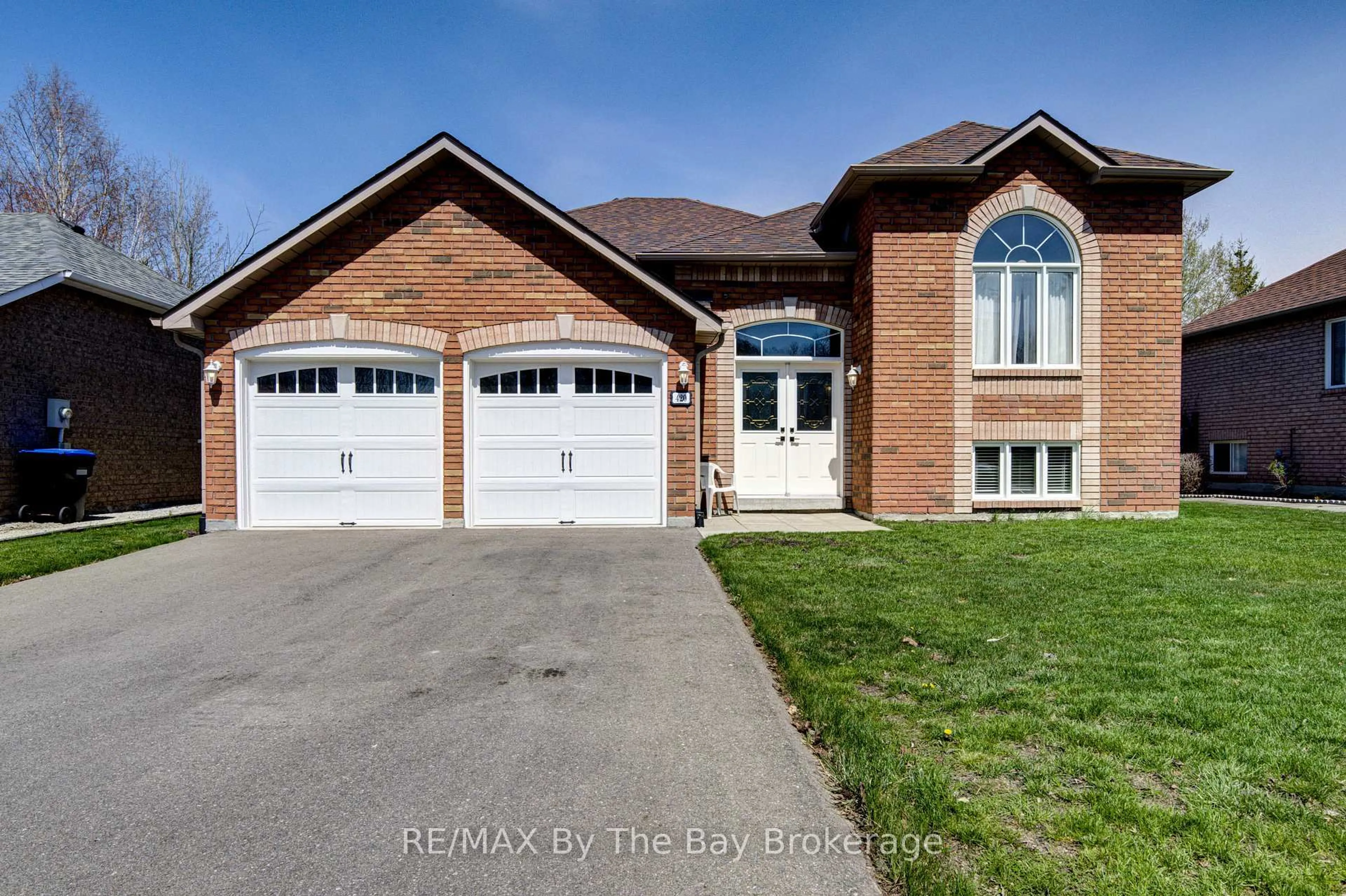 Home with brick exterior material, street for 420 Ramblewood Dr, Wasaga Beach Ontario L9Z 1P3